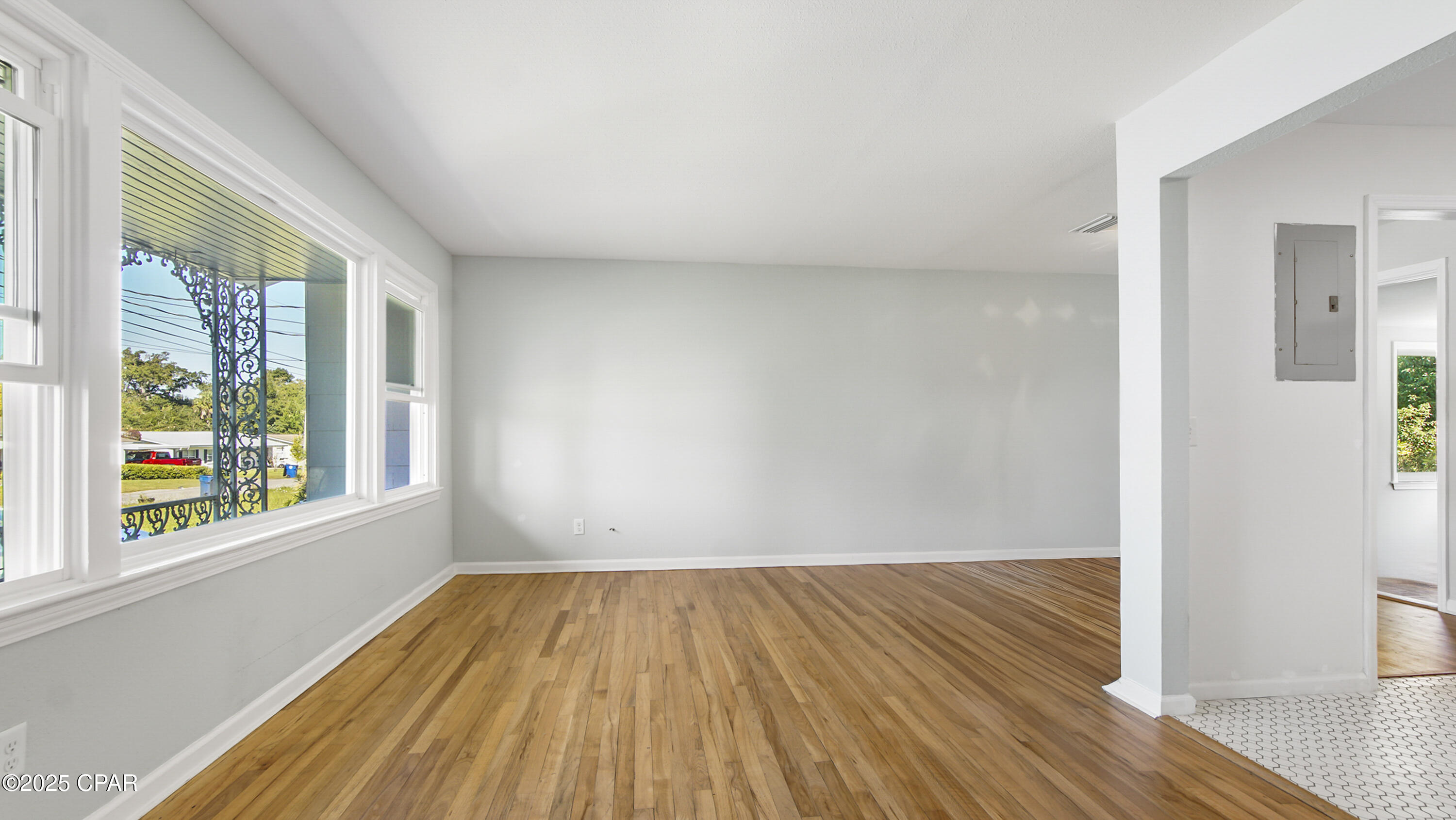 Image 6 For 208 Macarthur Avenue