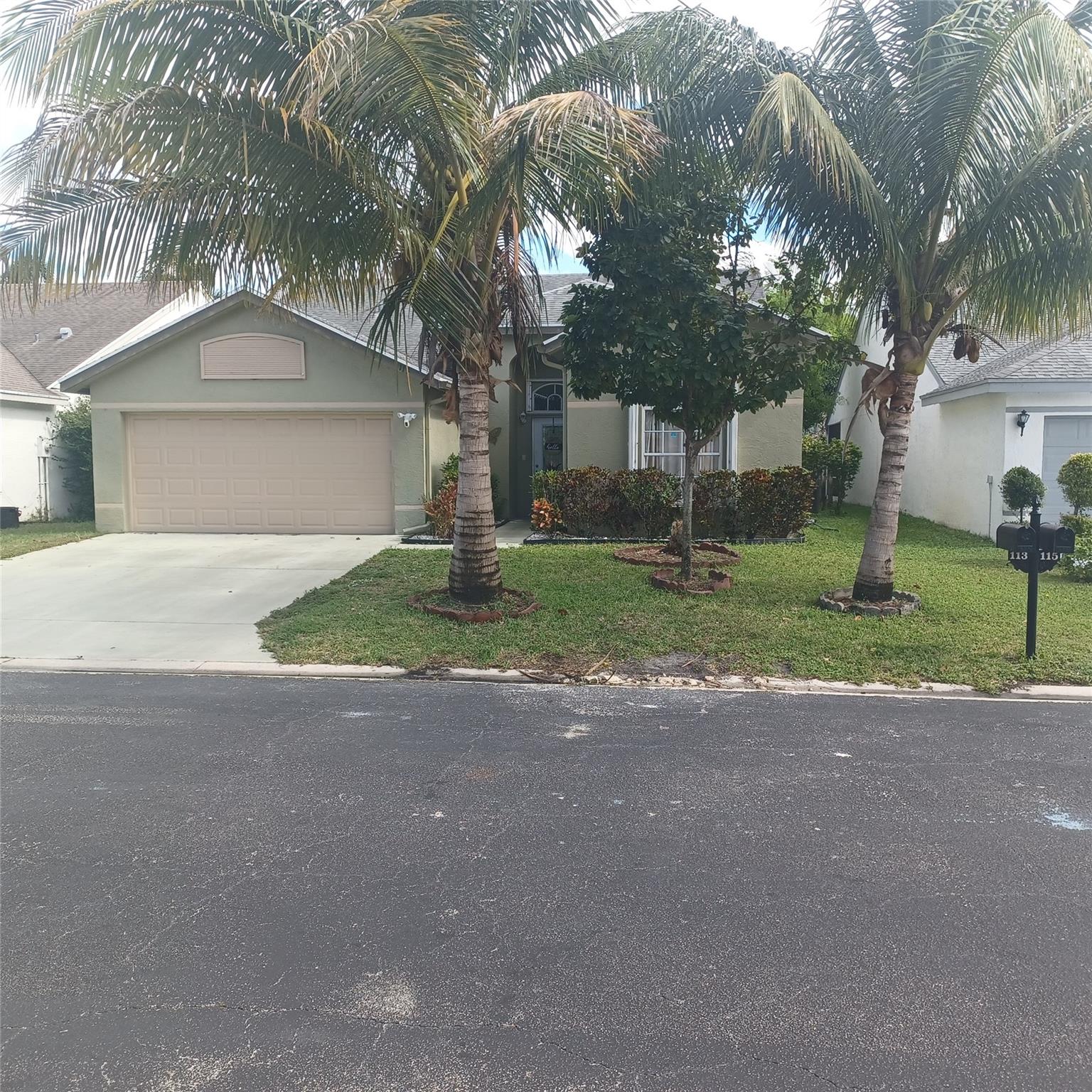 113 Cypress Ln Royal Palm Beach FL 33411 | F10535642