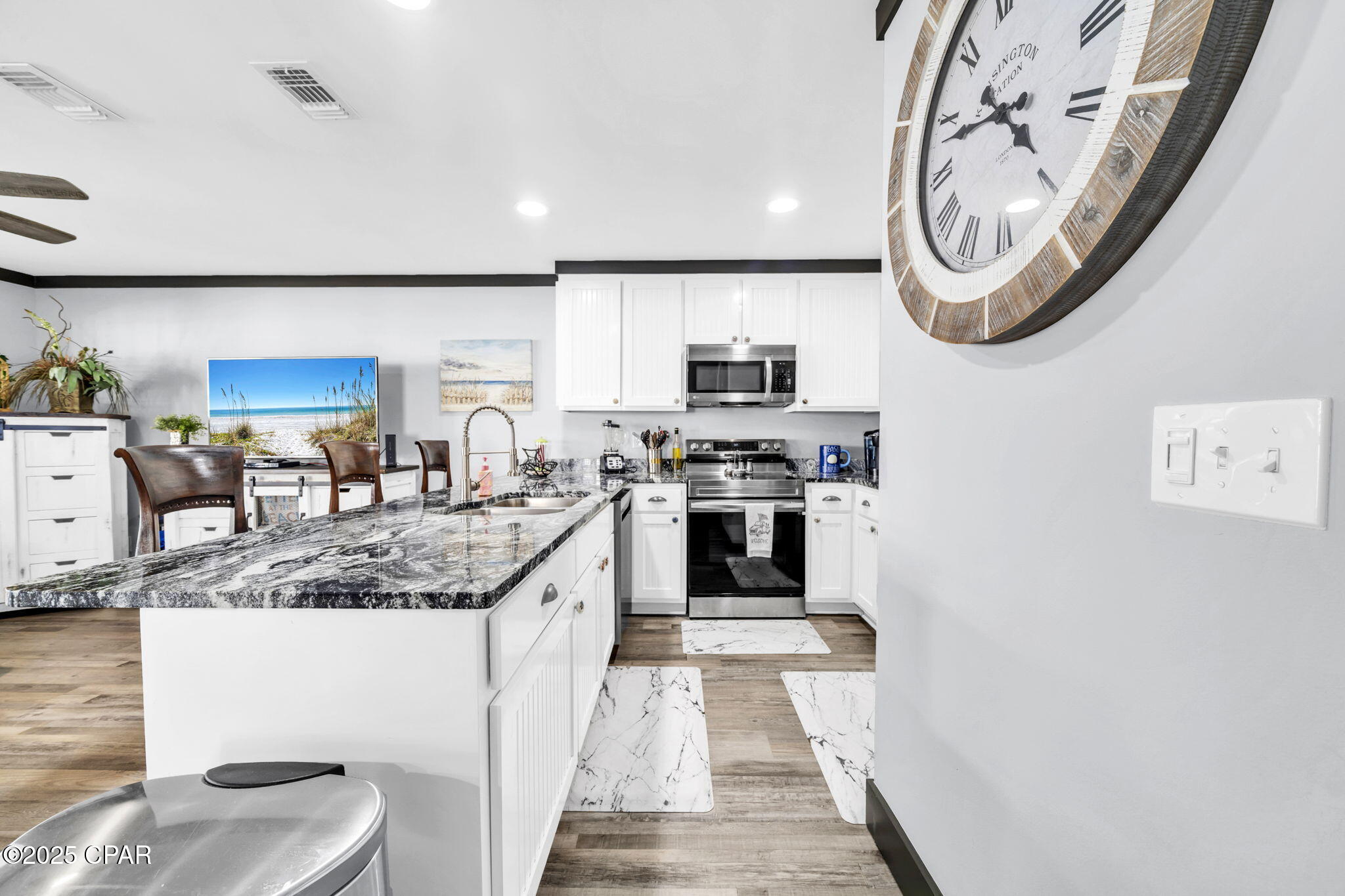 Image 32 For 17680 Front Beach Road B305