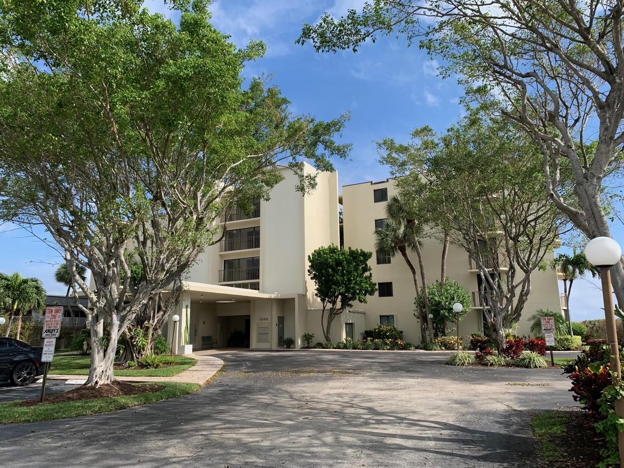 Homes for sale in Lantana, FL | 1202 S Lake Dr #502, Lantana, FL 33462 | MLS# F10535706