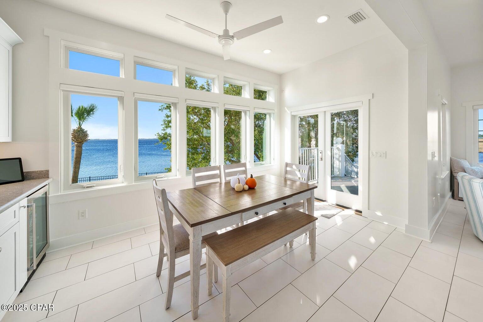 Listing photo id 14 for 6701 Yacht Club Drive