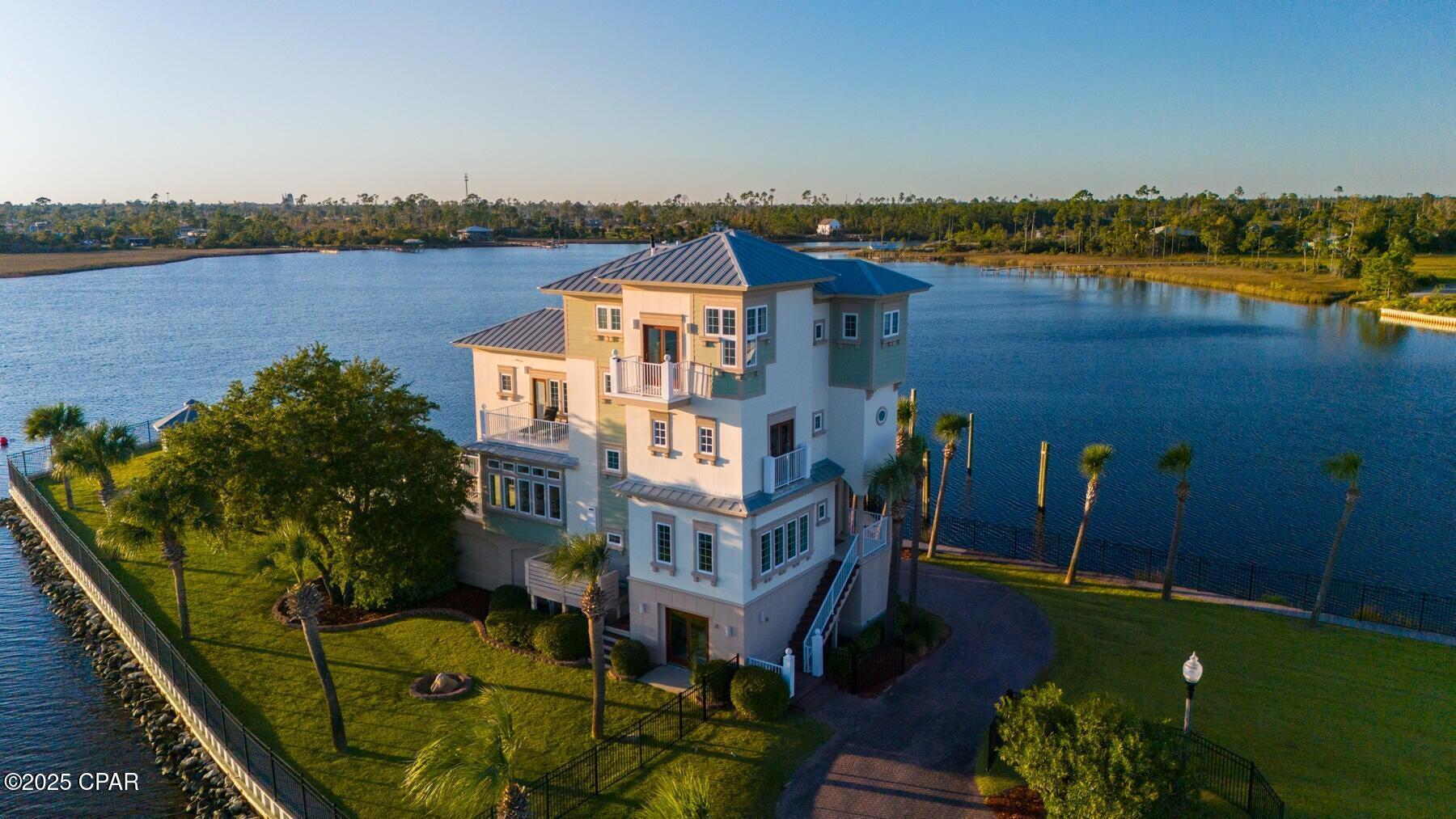 Listing photo id 2 for 6701 Yacht Club Drive