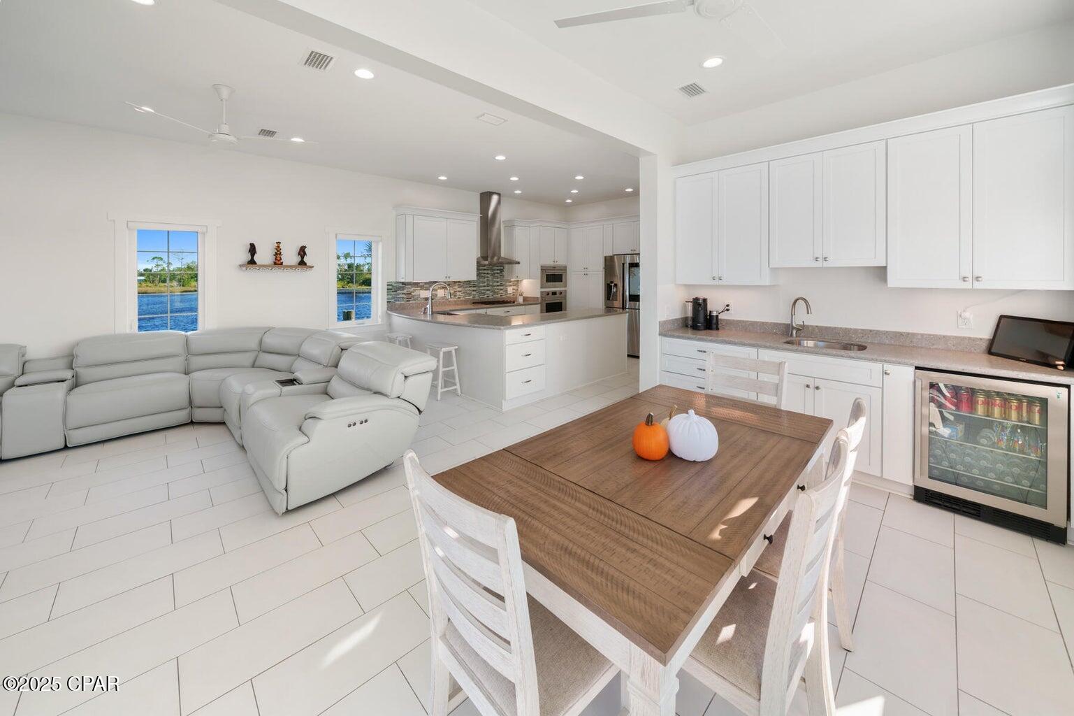 Listing photo id 23 for 6701 Yacht Club Drive