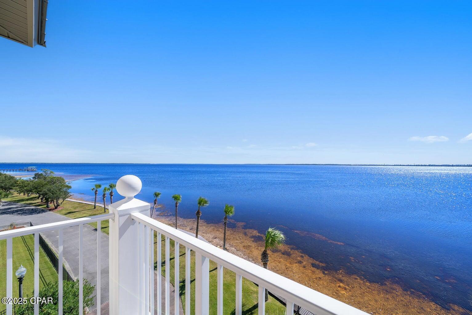 Listing photo id 35 for 6701 Yacht Club Drive