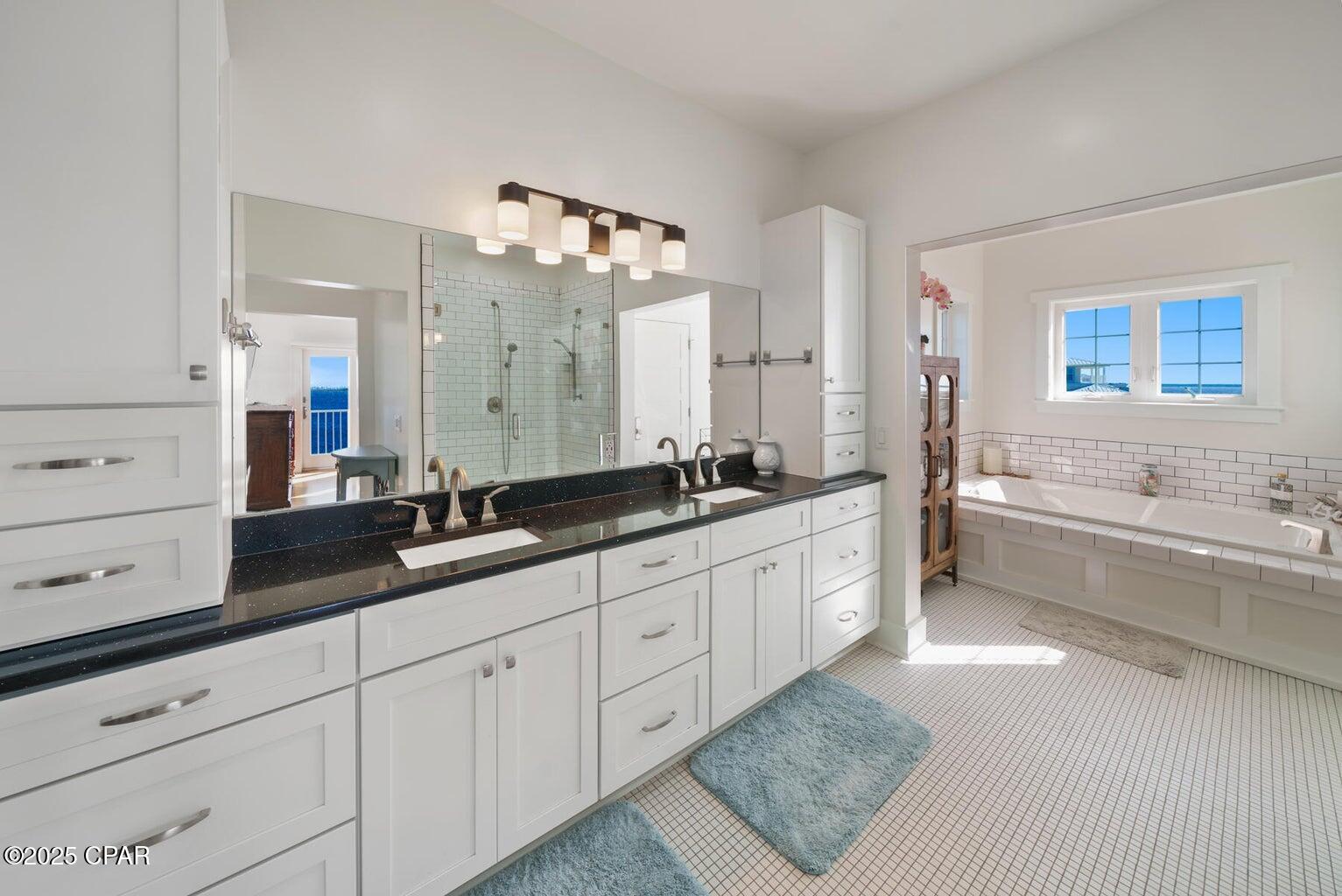 Listing photo id 38 for 6701 Yacht Club Drive