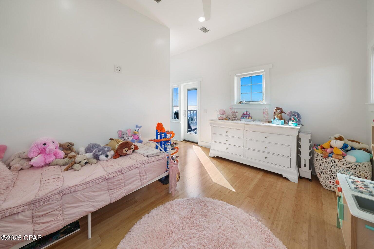 Listing photo id 40 for 6701 Yacht Club Drive