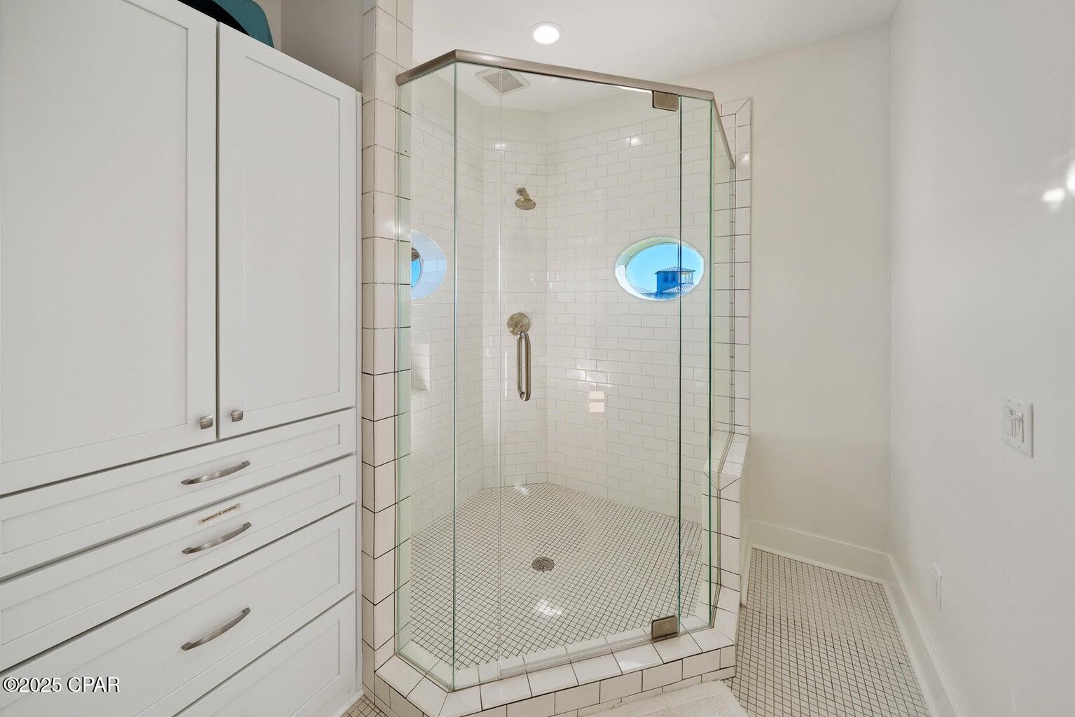 Listing photo id 48 for 6701 Yacht Club Drive