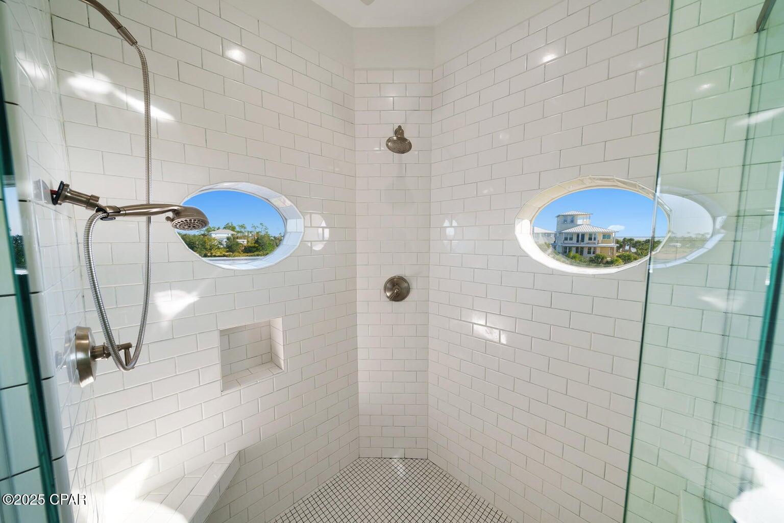 Listing photo id 49 for 6701 Yacht Club Drive