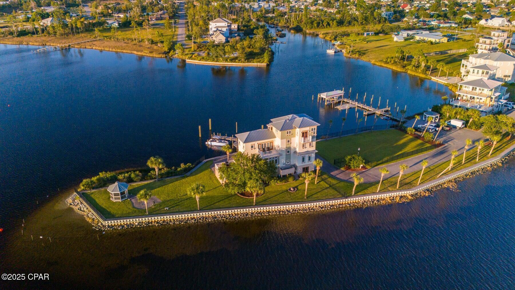 Listing photo id 5 for 6701 Yacht Club Drive