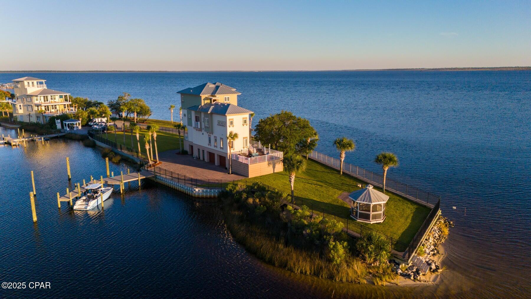 Listing photo id 8 for 6701 Yacht Club Drive