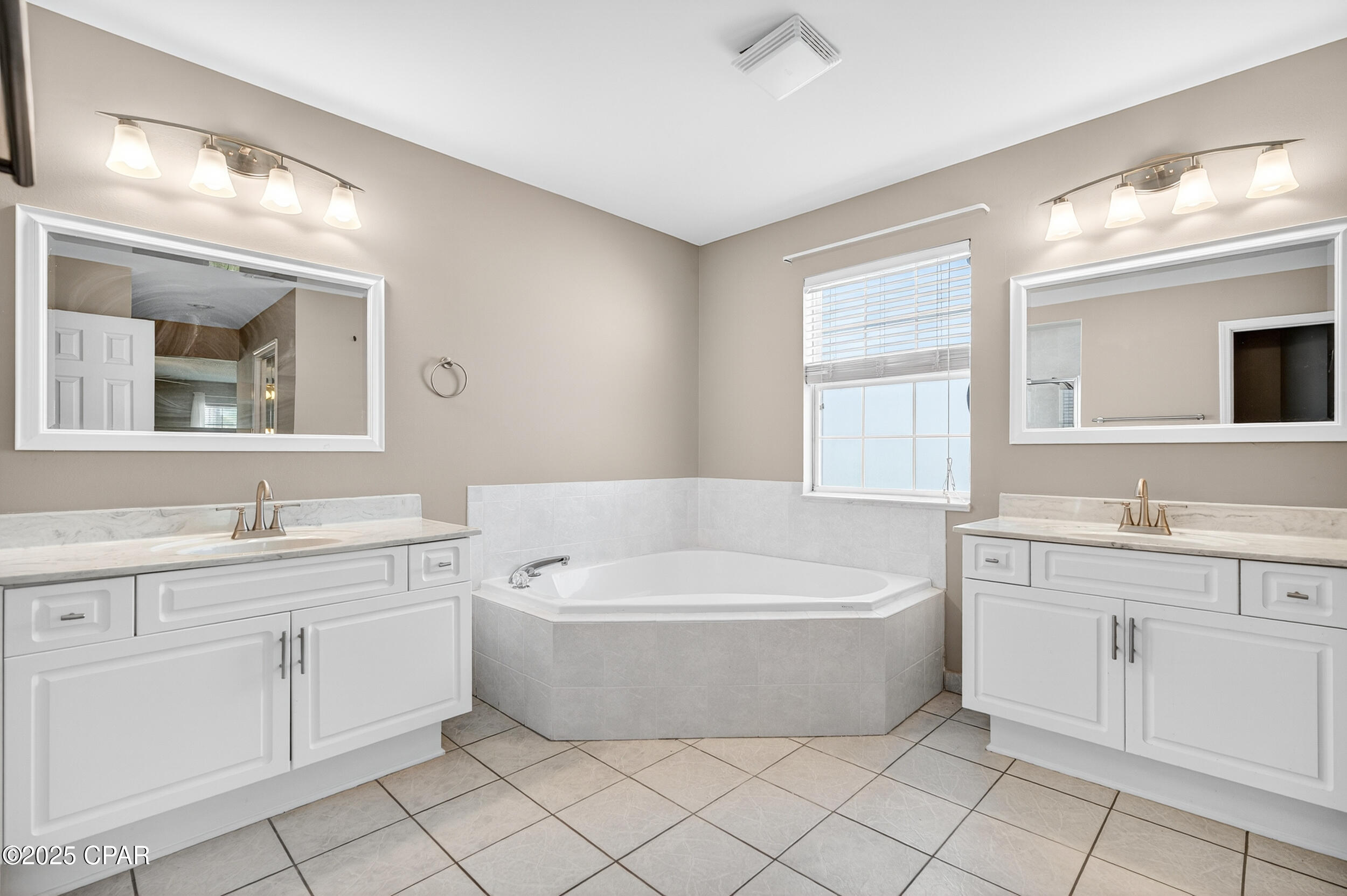 Image 40 For 127 Biltmore Place