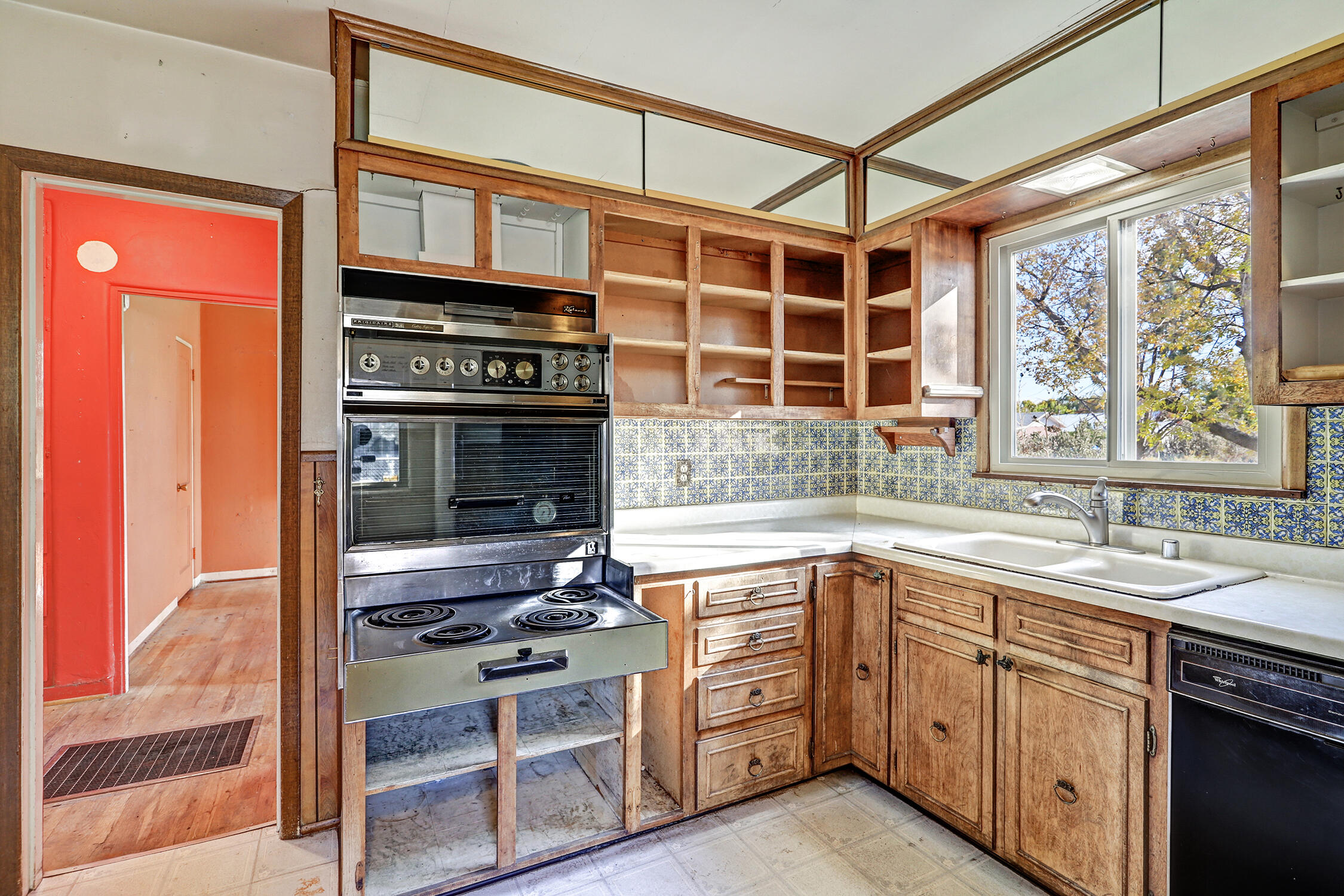 542 Mullen Road NW Kitchen