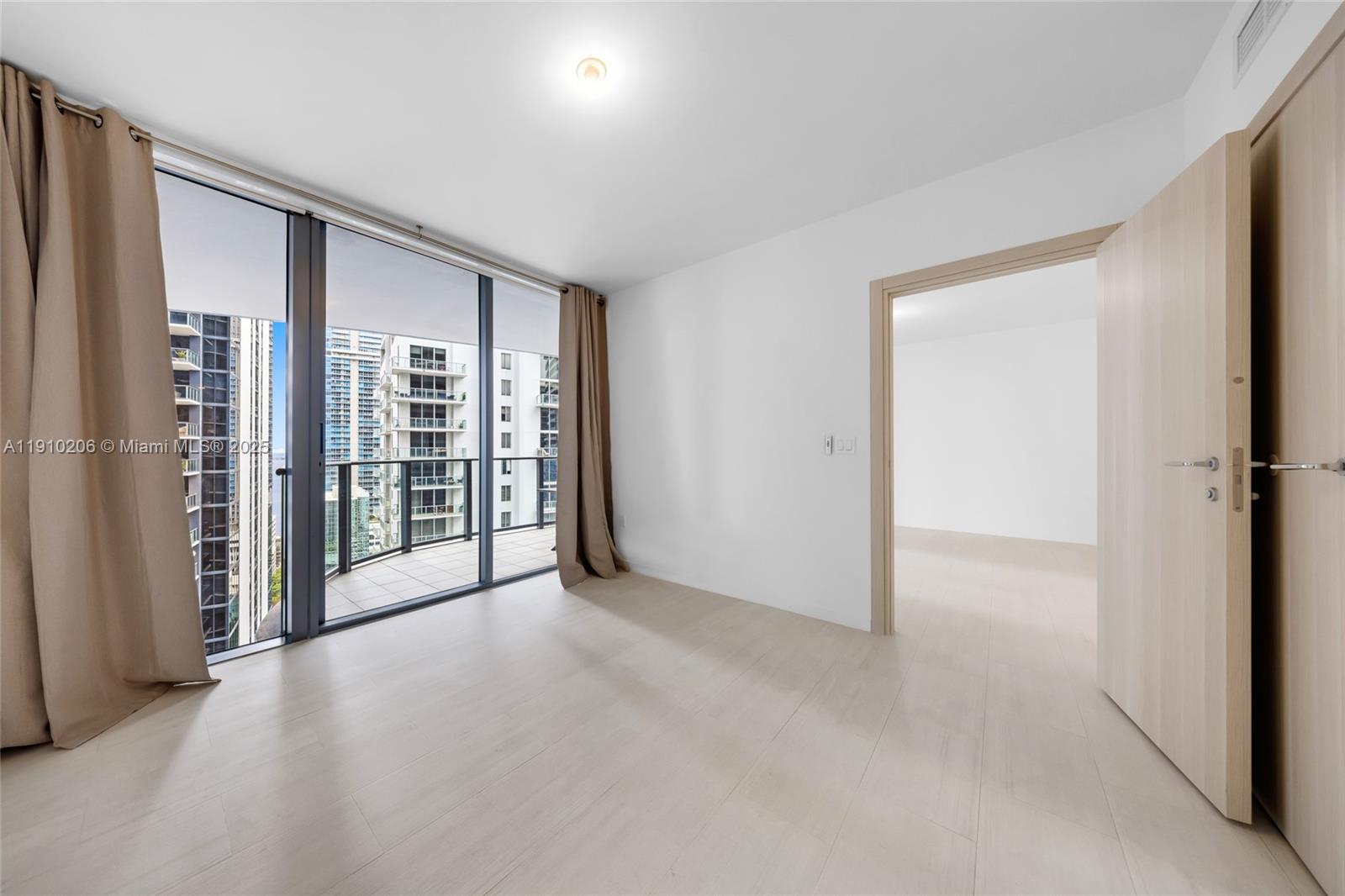 Apartamento para Alugar em Miami, FL