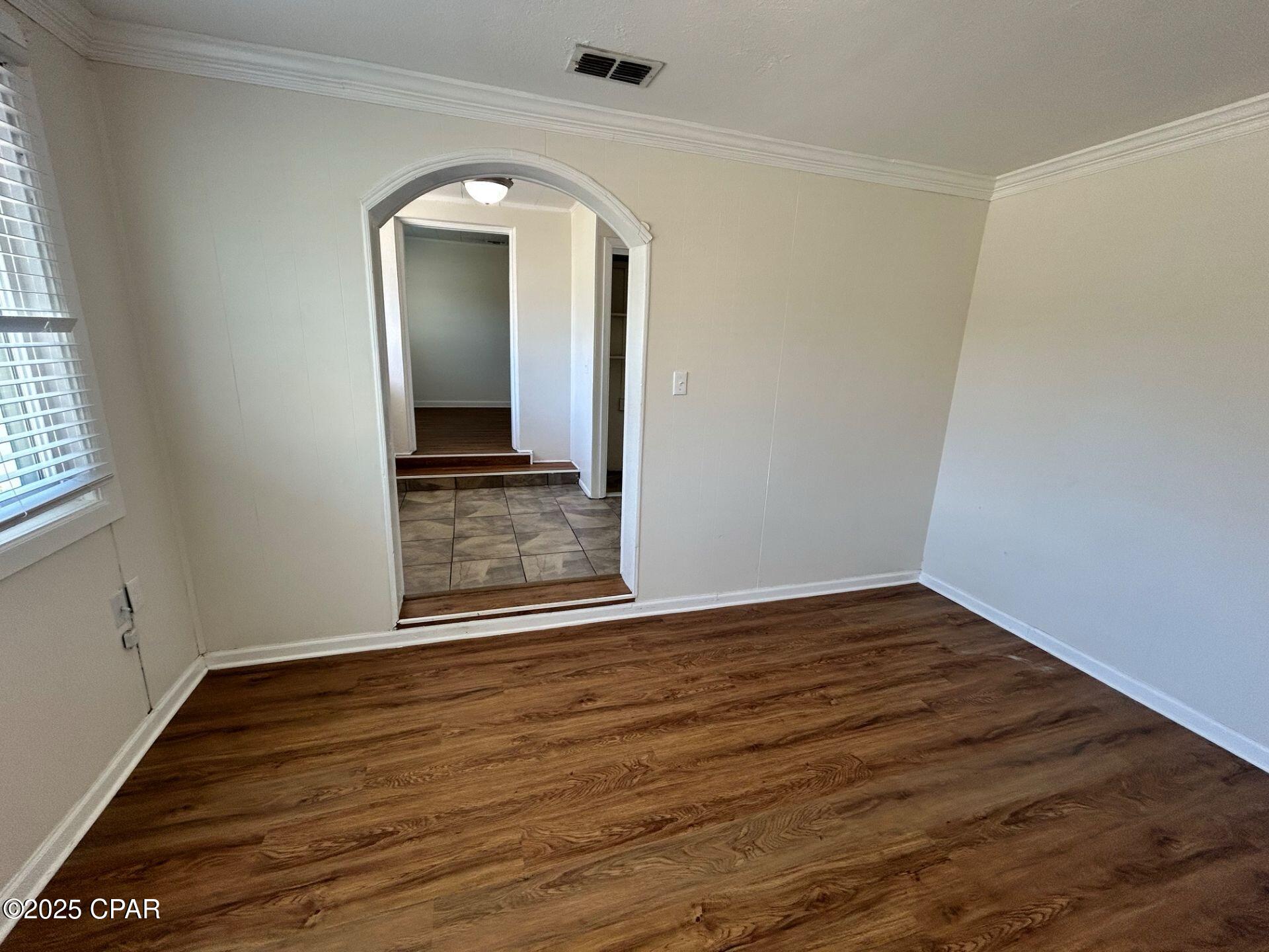 Image 4 For 427 Macarthur Avenue