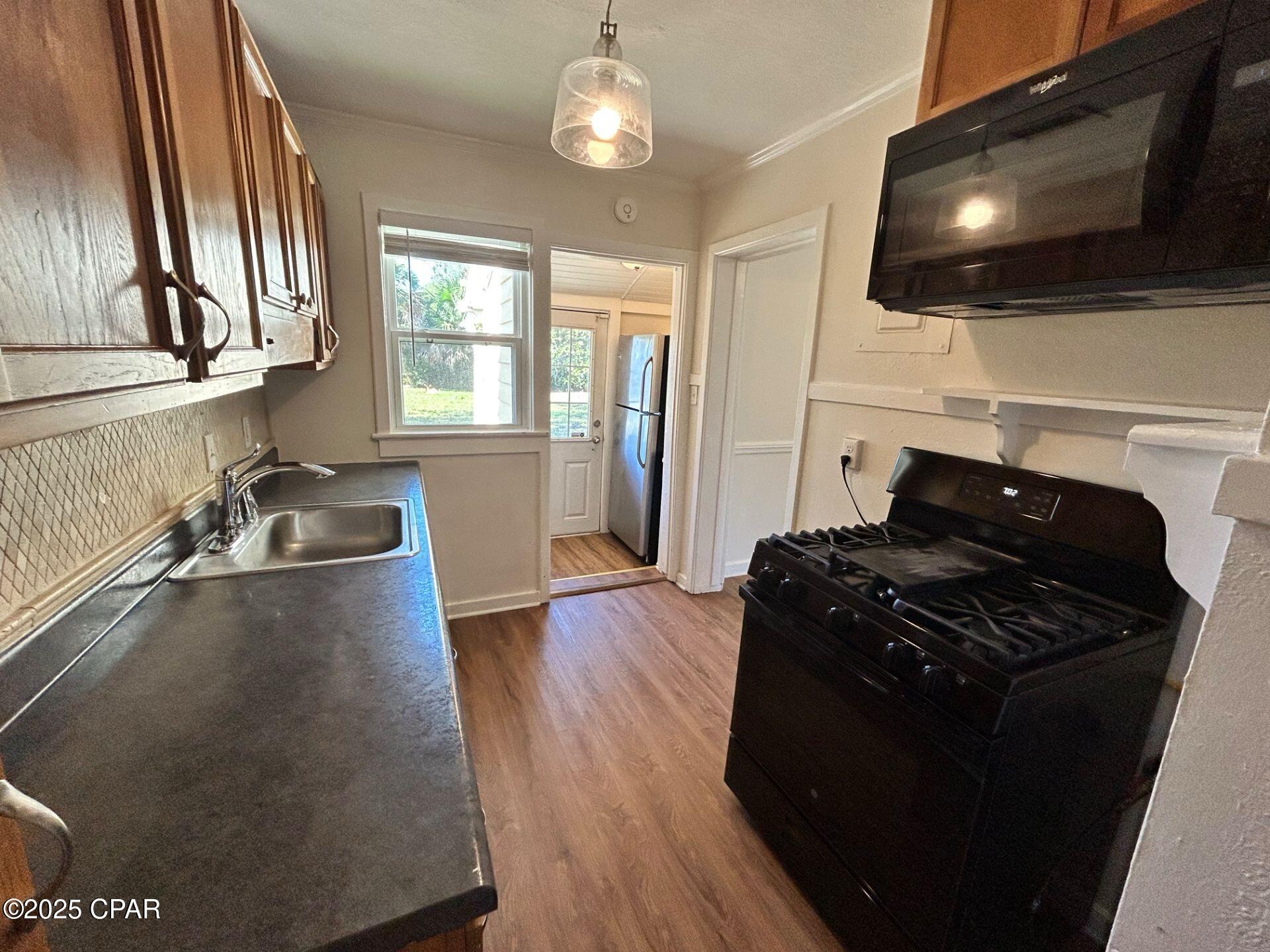 Image 8 For 427 Macarthur Avenue