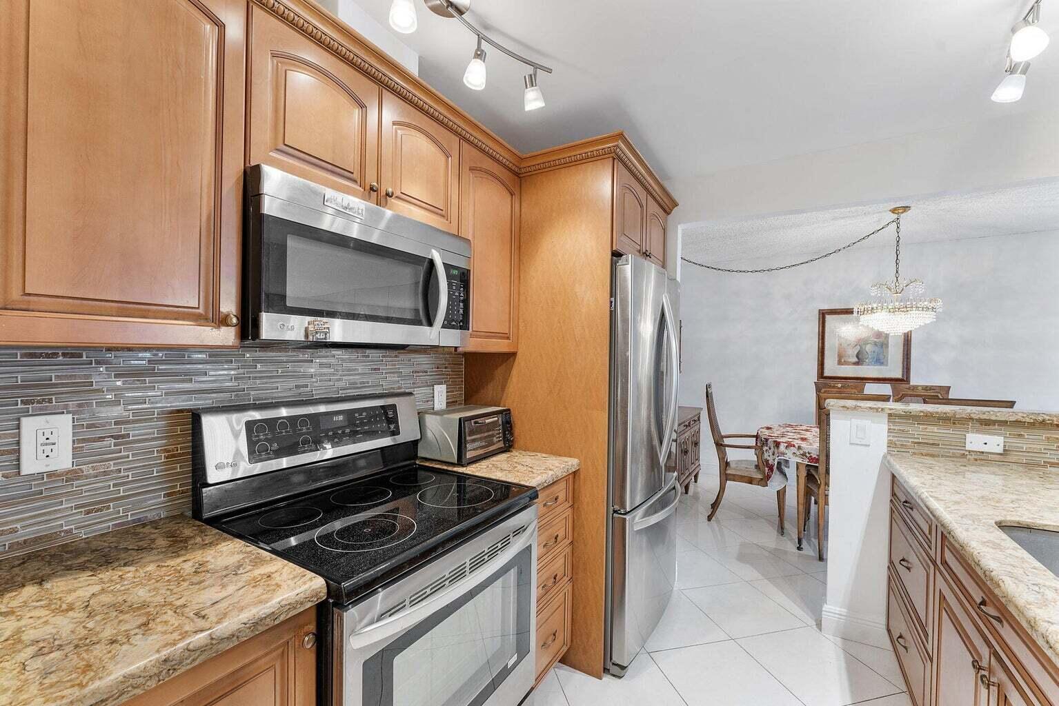 Tradewinds Of Pompano Con