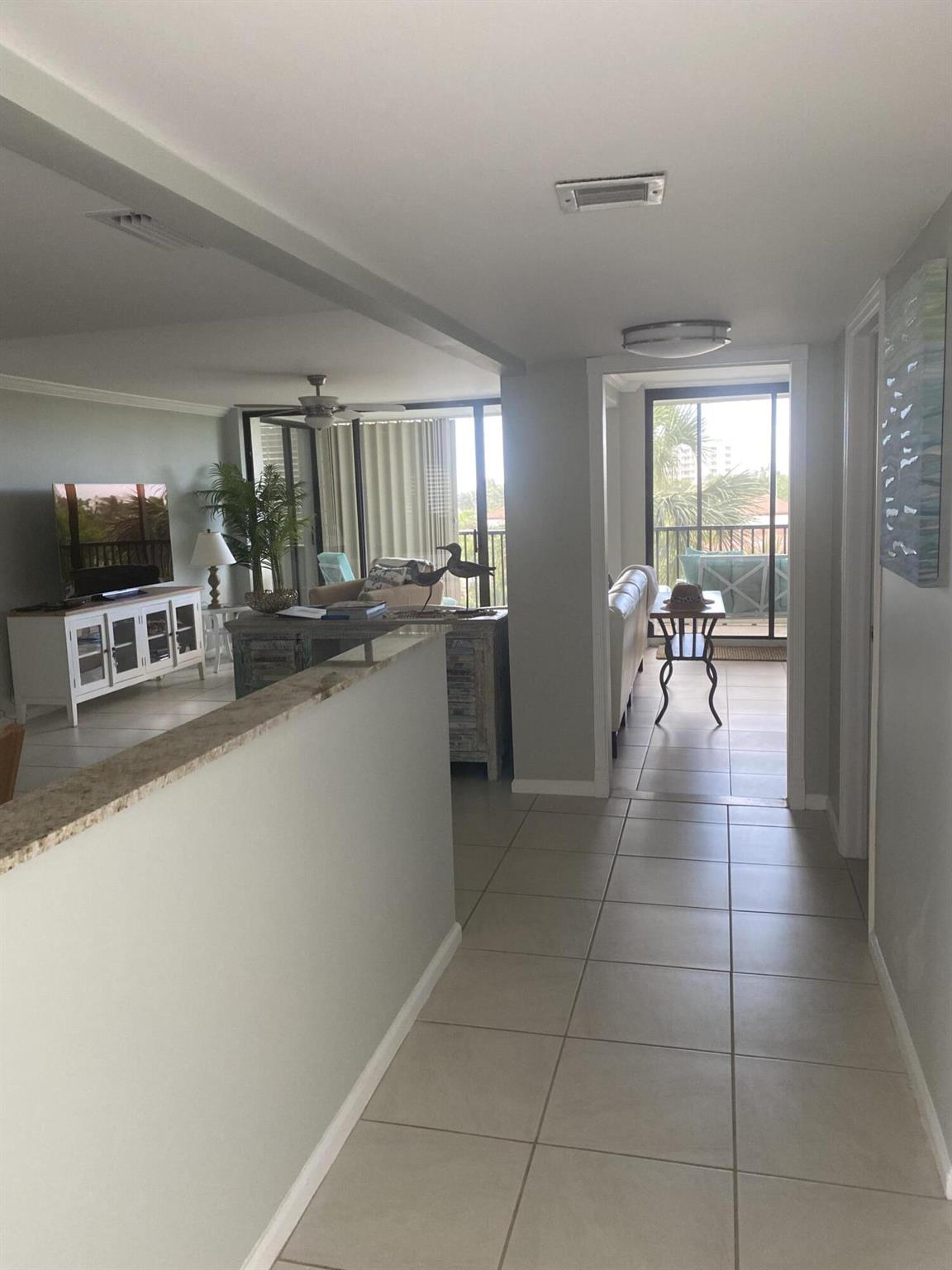 Jupiter Ocean And Racquet