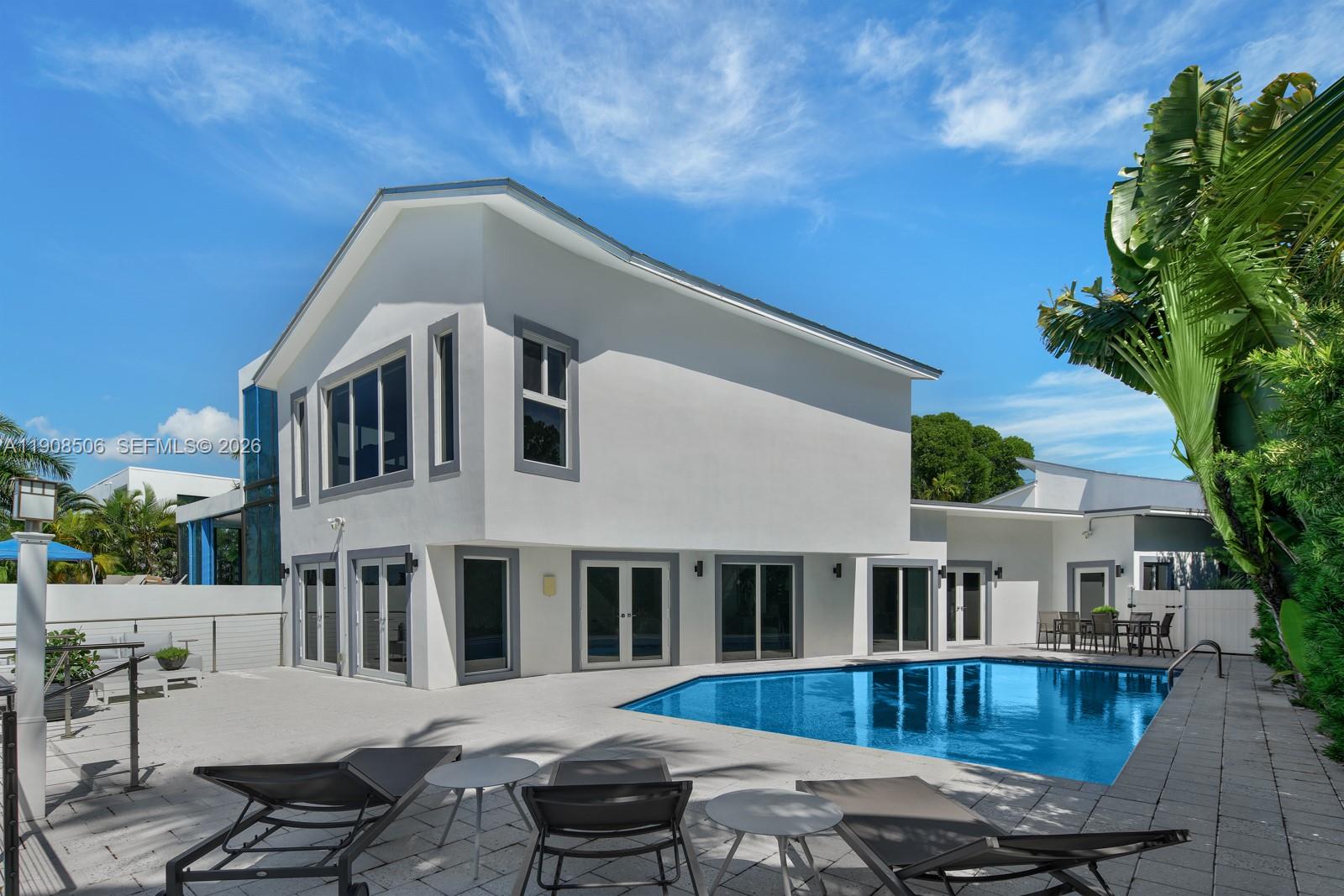 1040 Shore Dr, Miami Beach, Florida 33141
