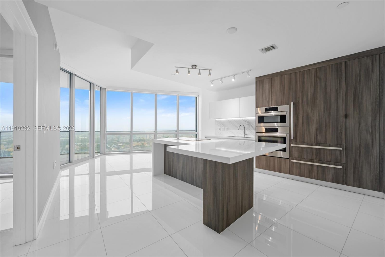 Paramount Miami Worldcent
