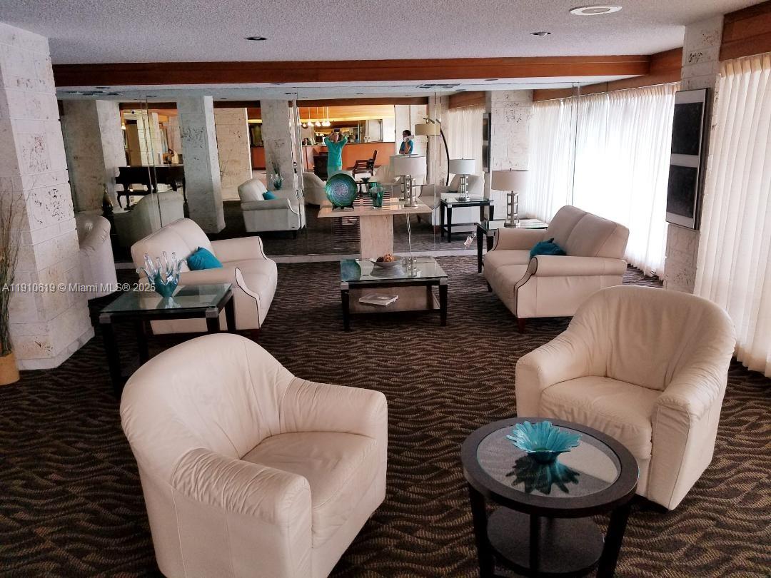 Winston Towers 500 Condo