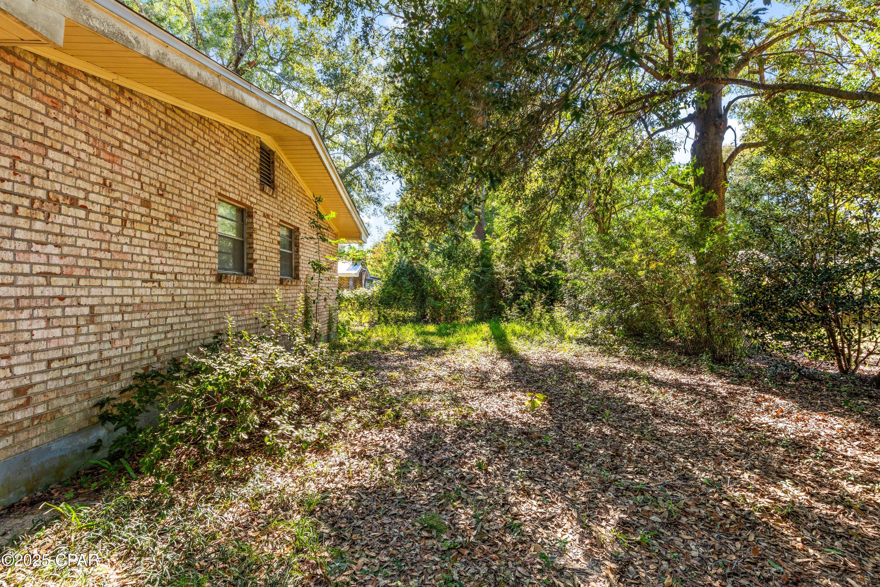 Listing photo id 21 for 6131 Angelina Rd. Road