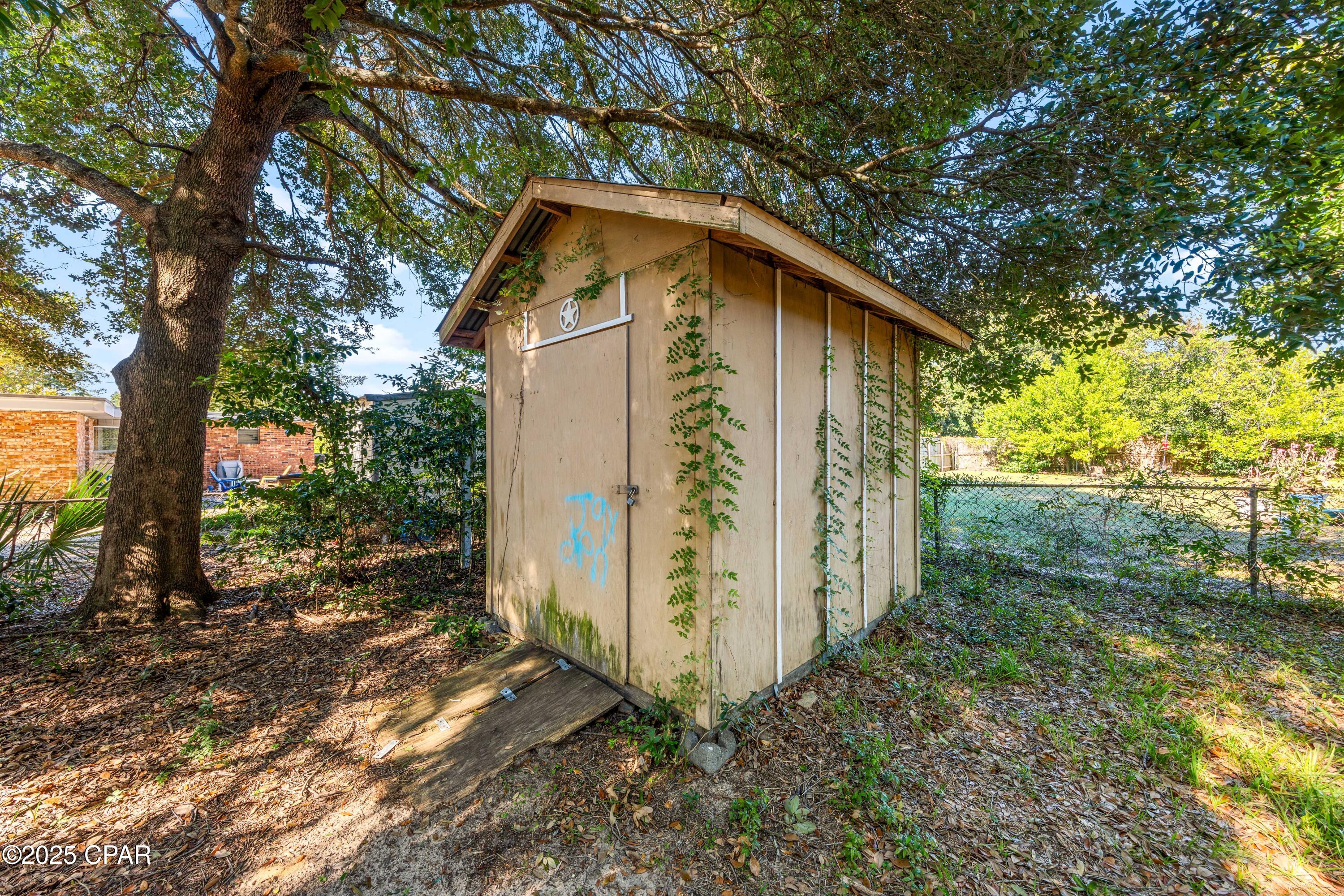 Listing photo id 22 for 6131 Angelina Rd. Road