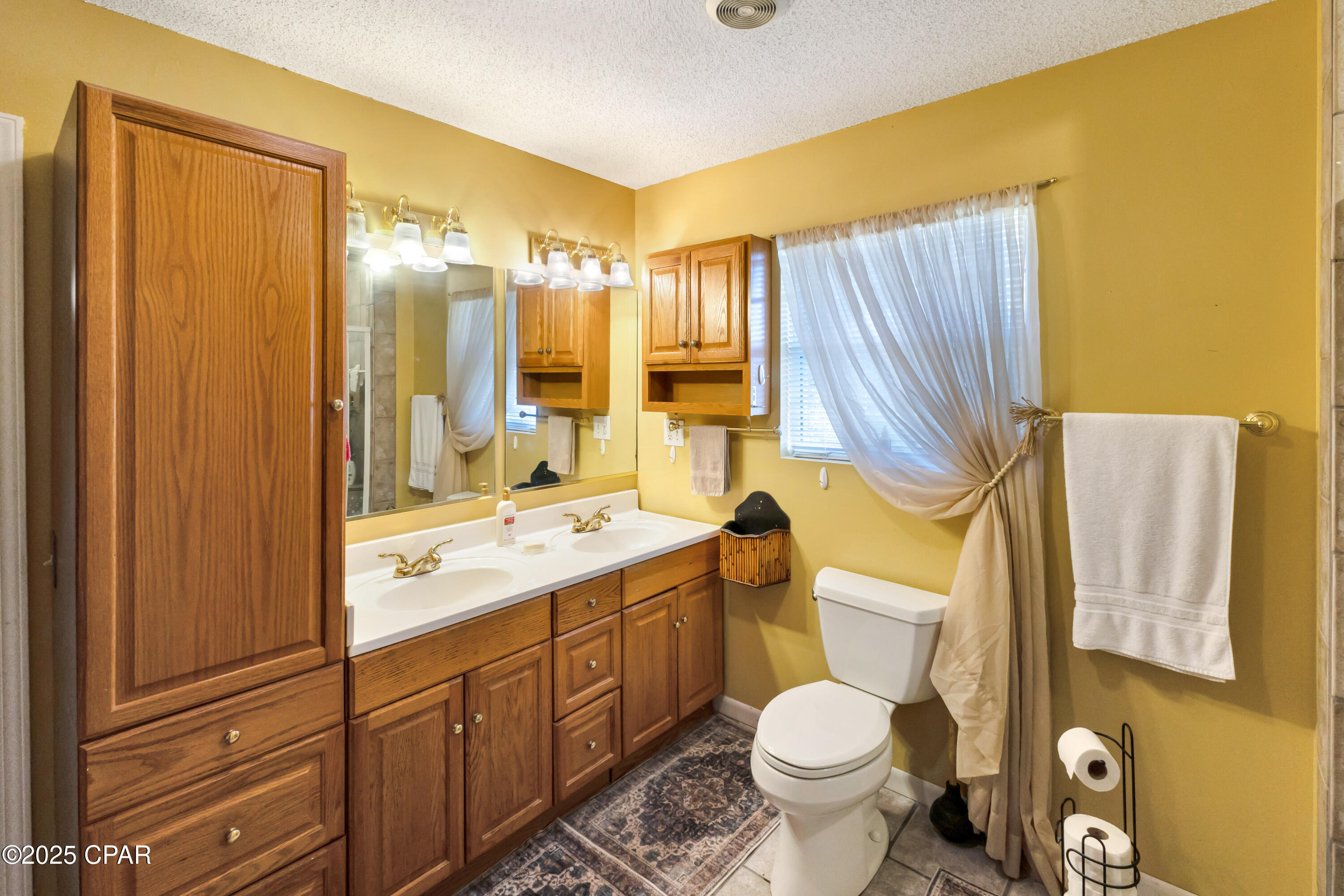 Image 22 For 176 Bourbon Street