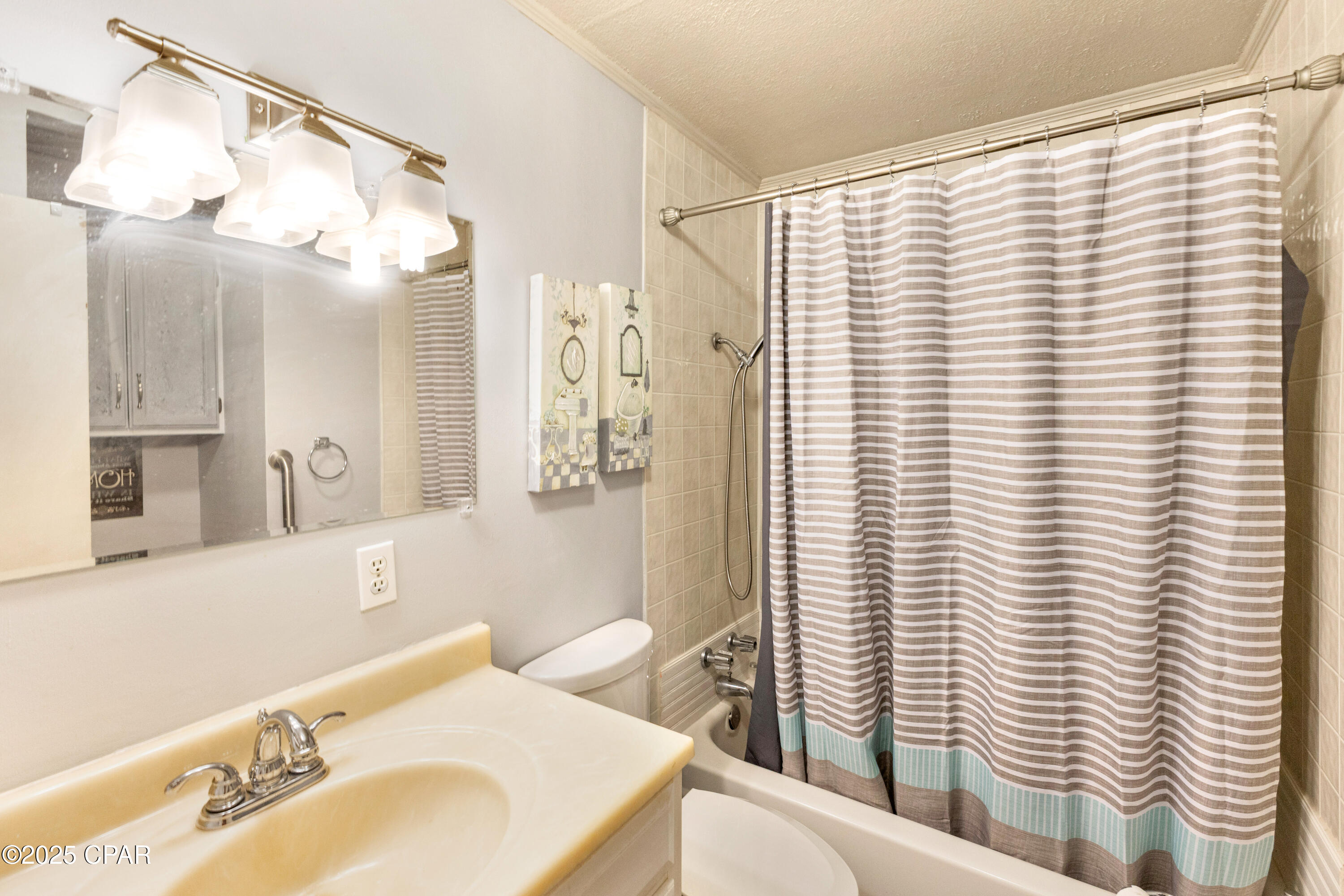 Image 26 For 176 Bourbon Street