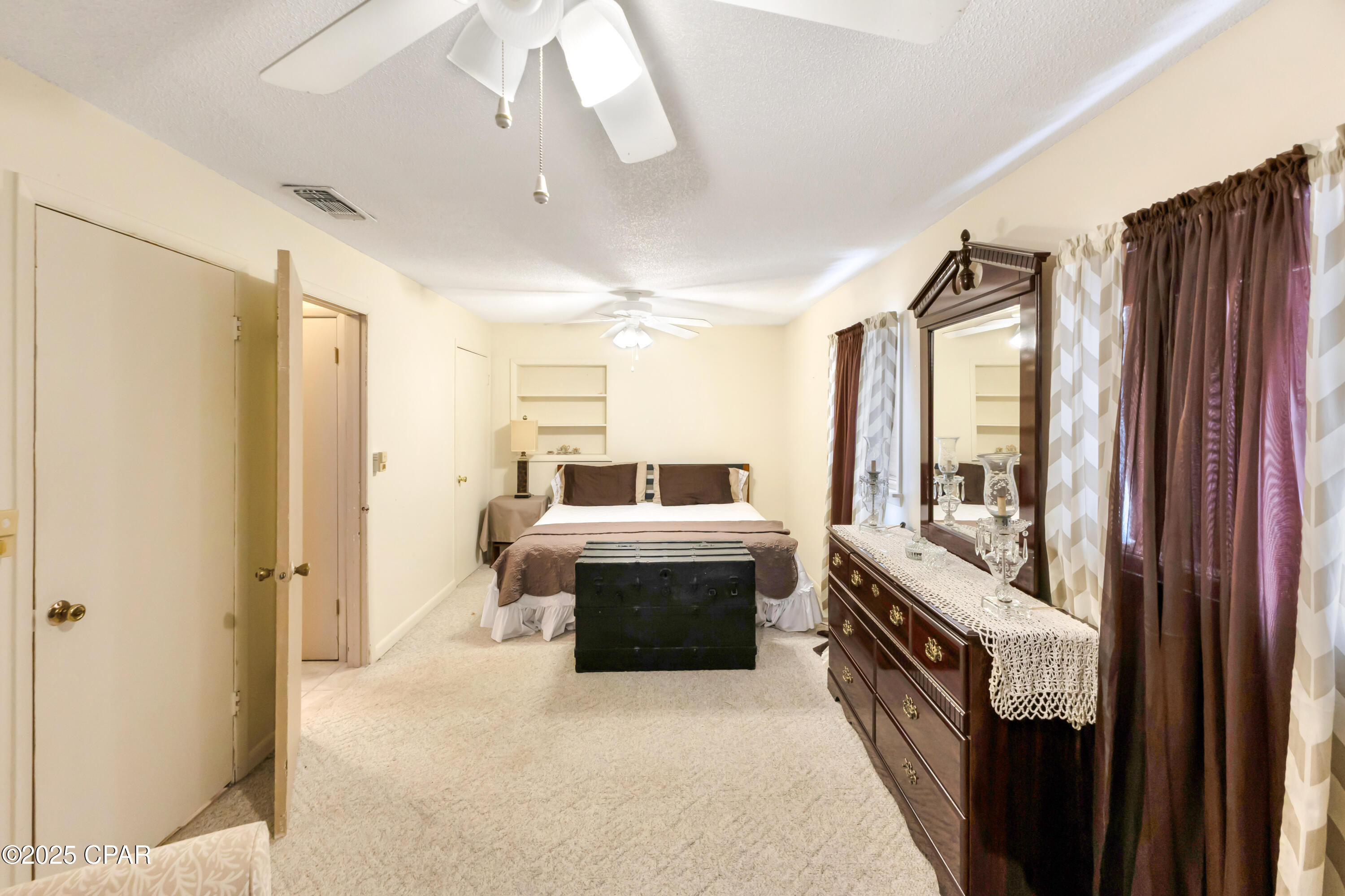 Image 28 For 176 Bourbon Street