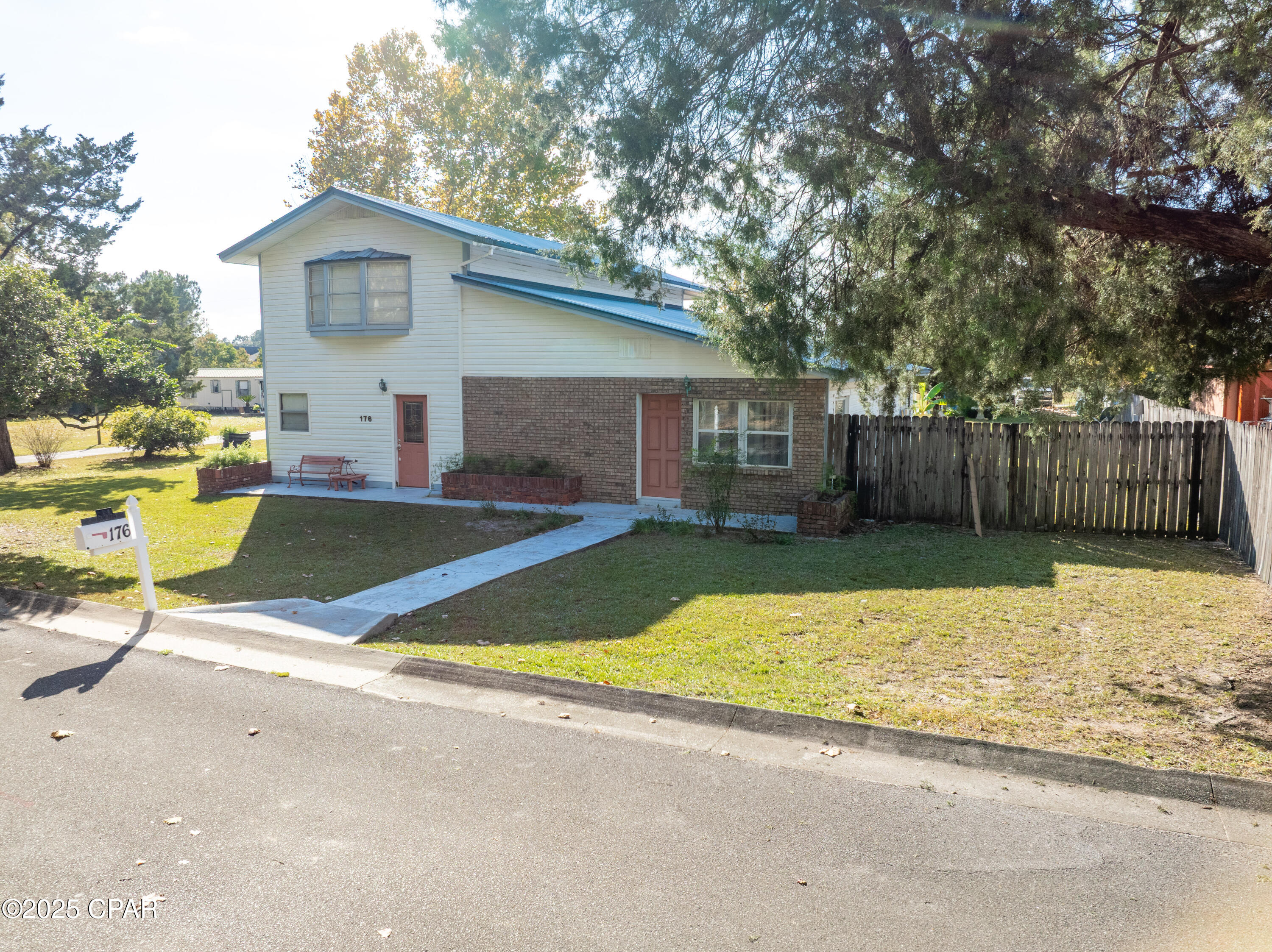 Image 5 For 176 Bourbon Street