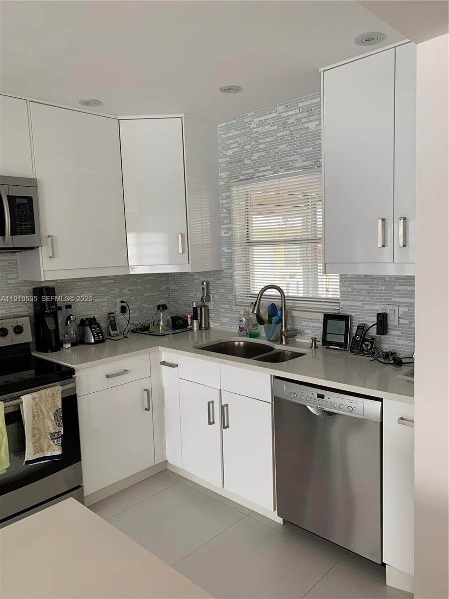 Homes for sale in Hollywood, FL | 1501 Arthur St, Hollywood, FL 33020