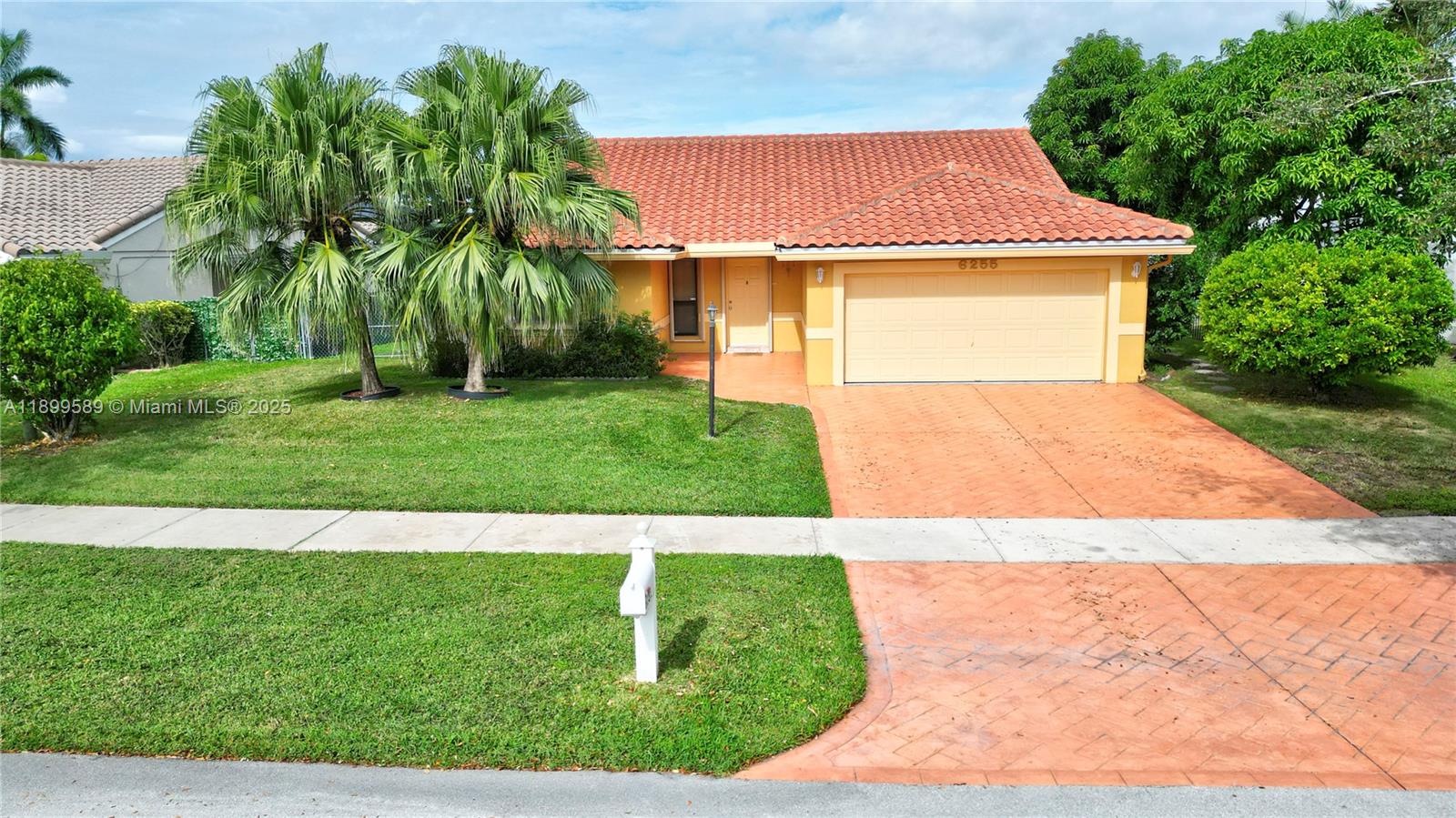 6255 Hawkes Bluff Ave, Davie, Florida 33331