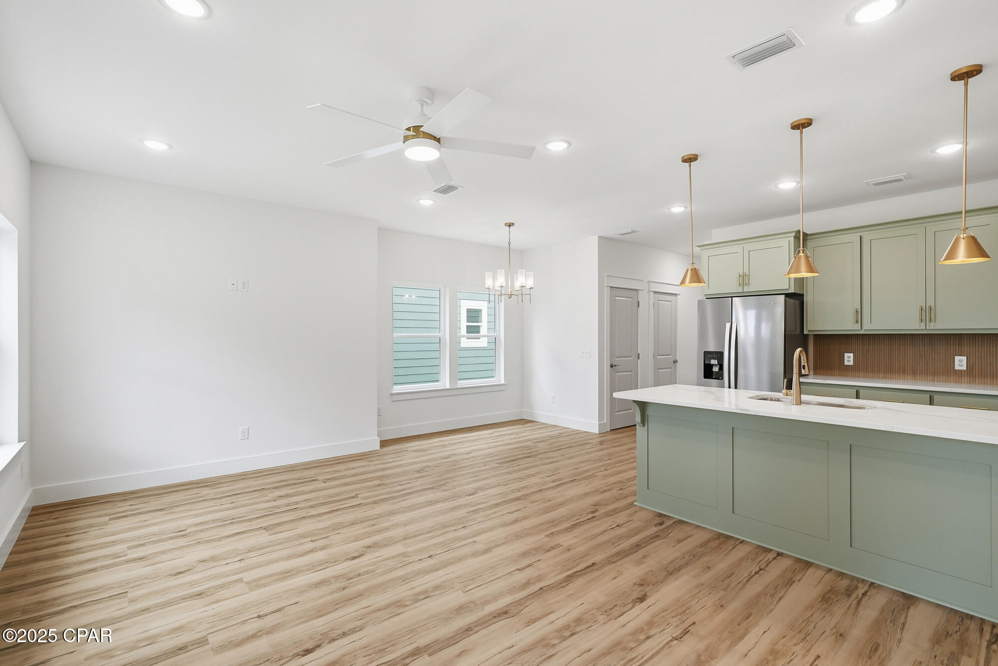 Image 10 For 928 Grace Avenue