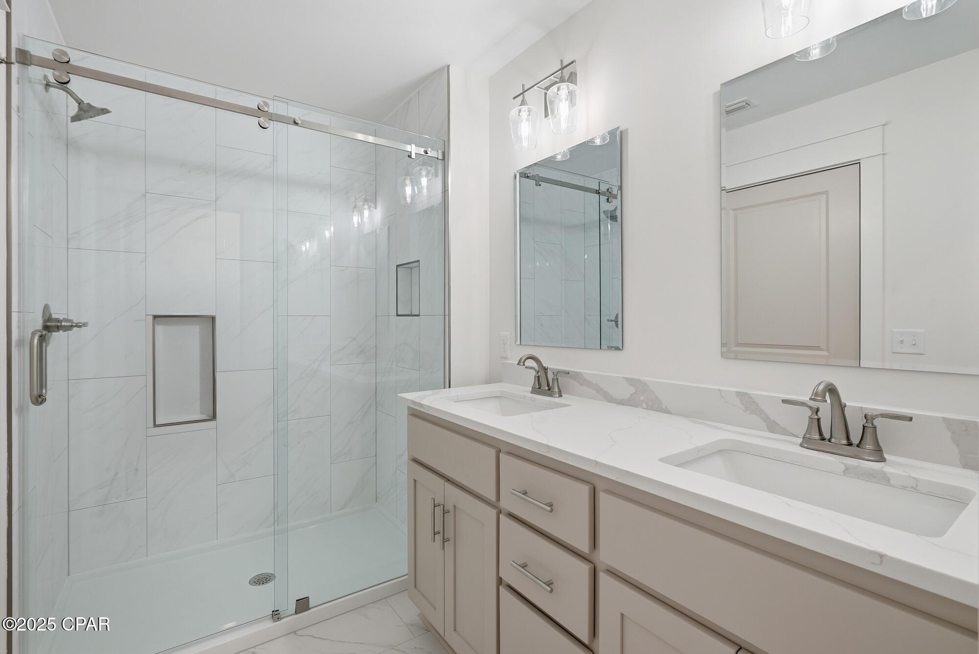 Image 18 For 928 Grace Avenue