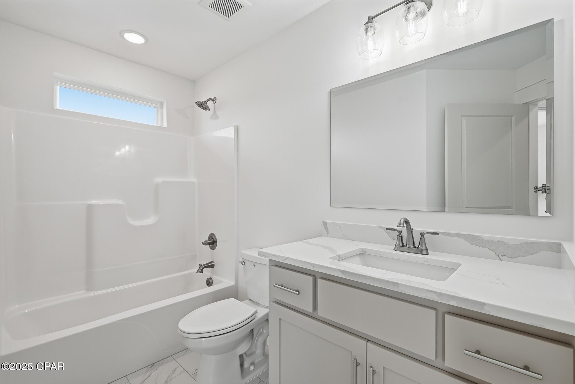 Image 25 For 928 Grace Avenue