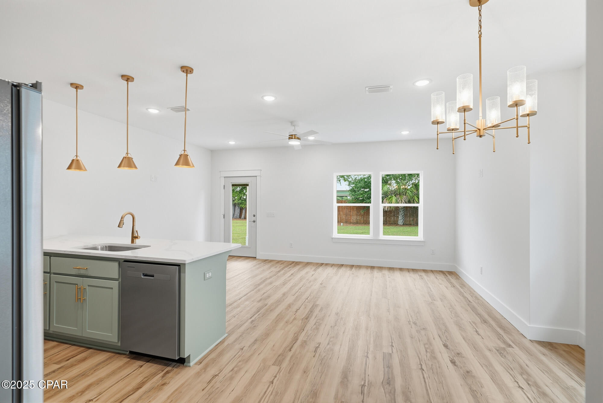 Image 7 For 928 Grace Avenue