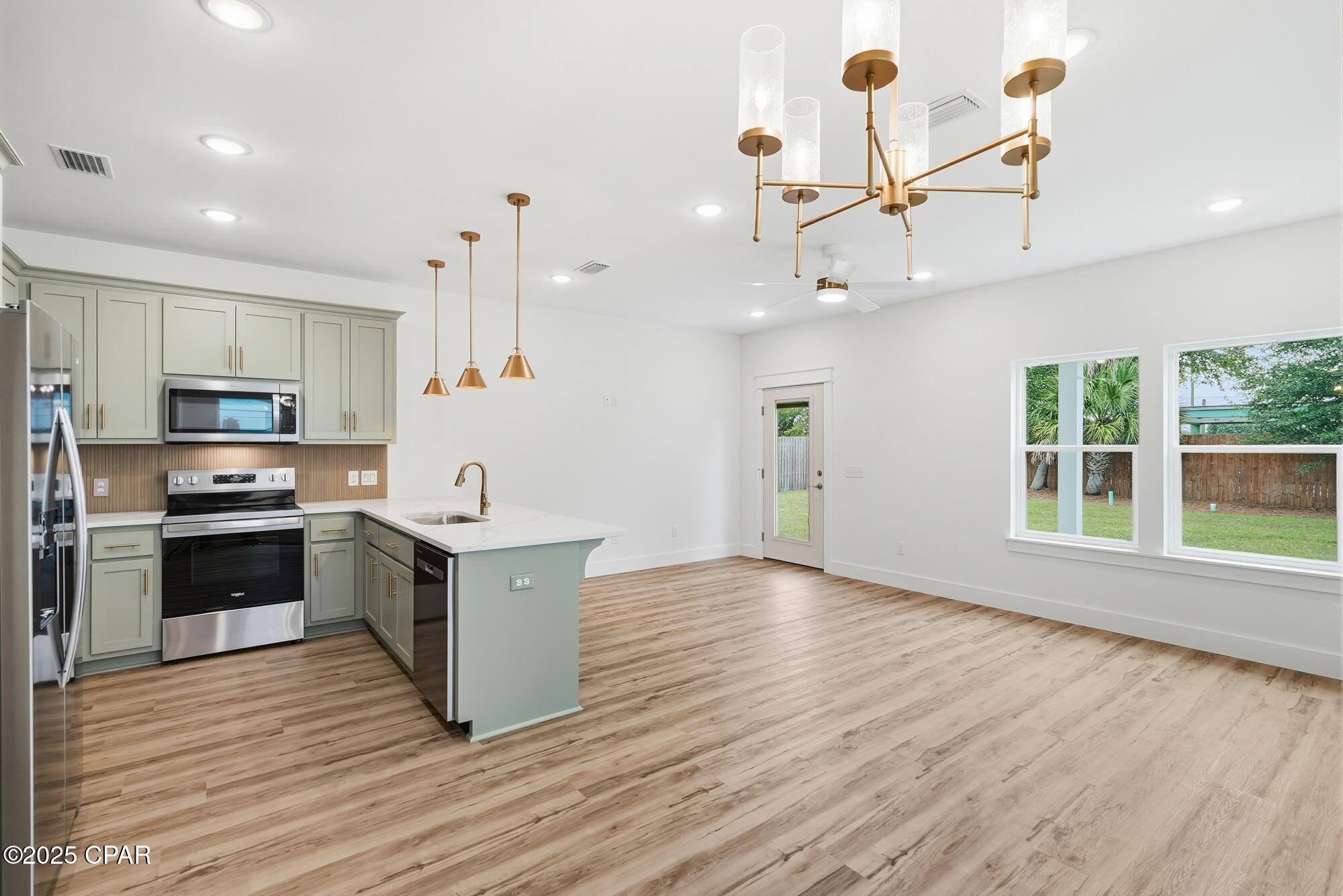 Image 8 For 928 Grace Avenue