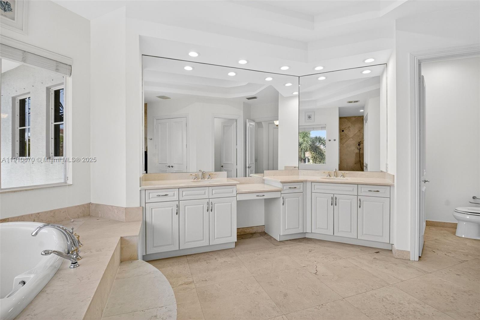 9597 Bridgebrook Dr, Boca Raton FL 33496