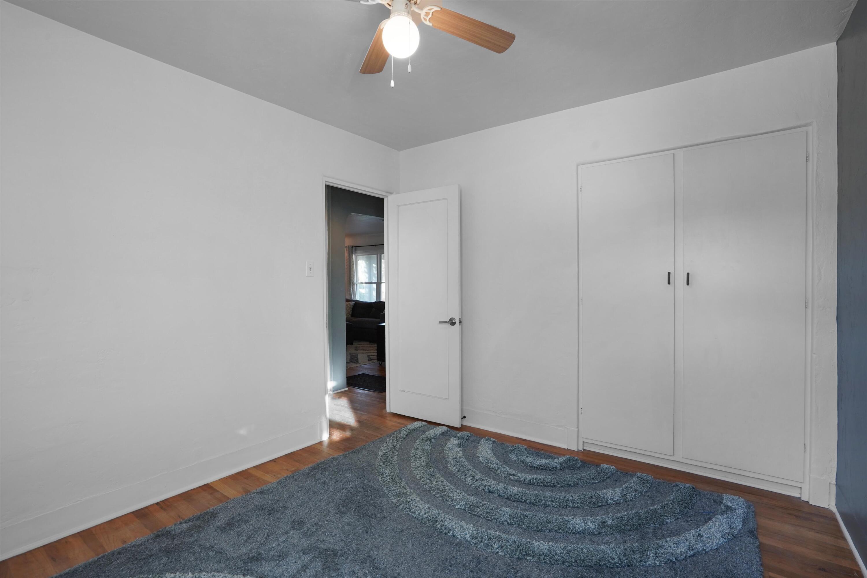 2722 Santa Cruz Avenue SE 