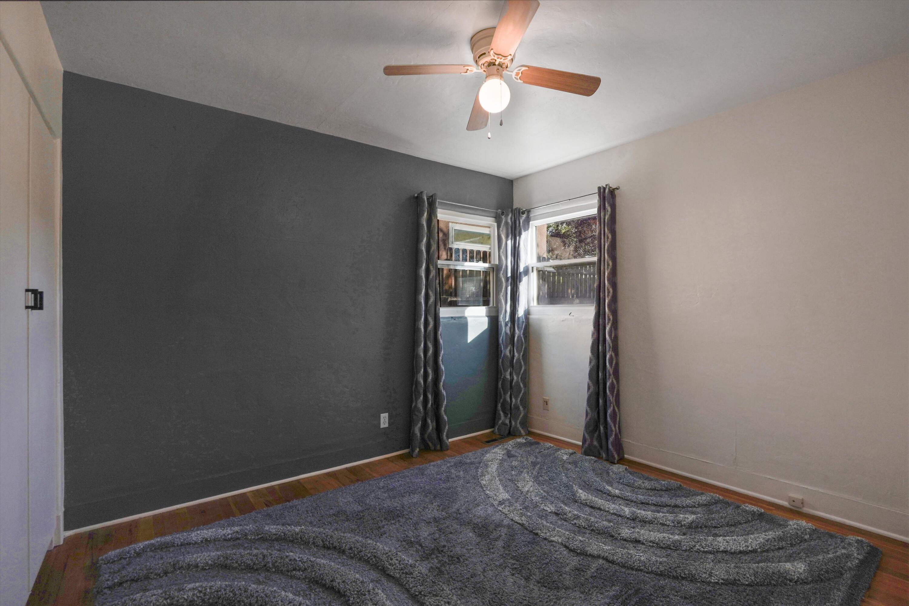 2722 Santa Cruz Avenue SE 