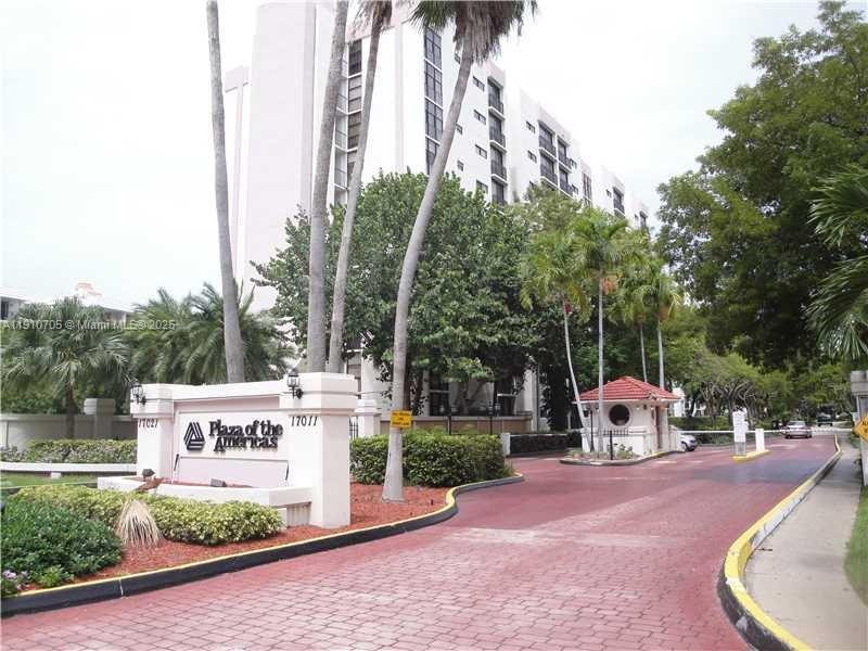 Plaza Of Americas Condo