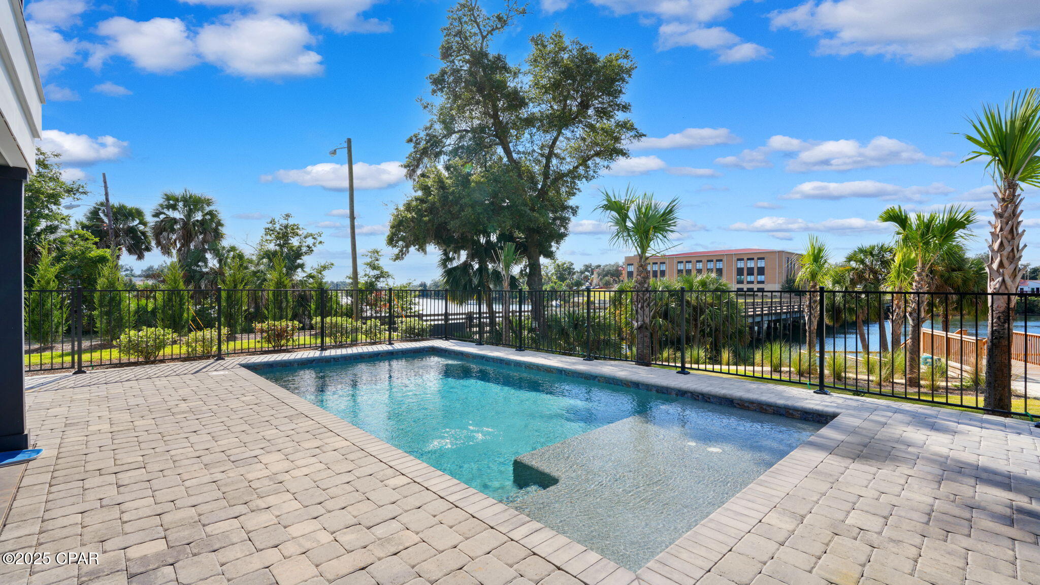 Image 7 For 401 & 405 Massalina Drive