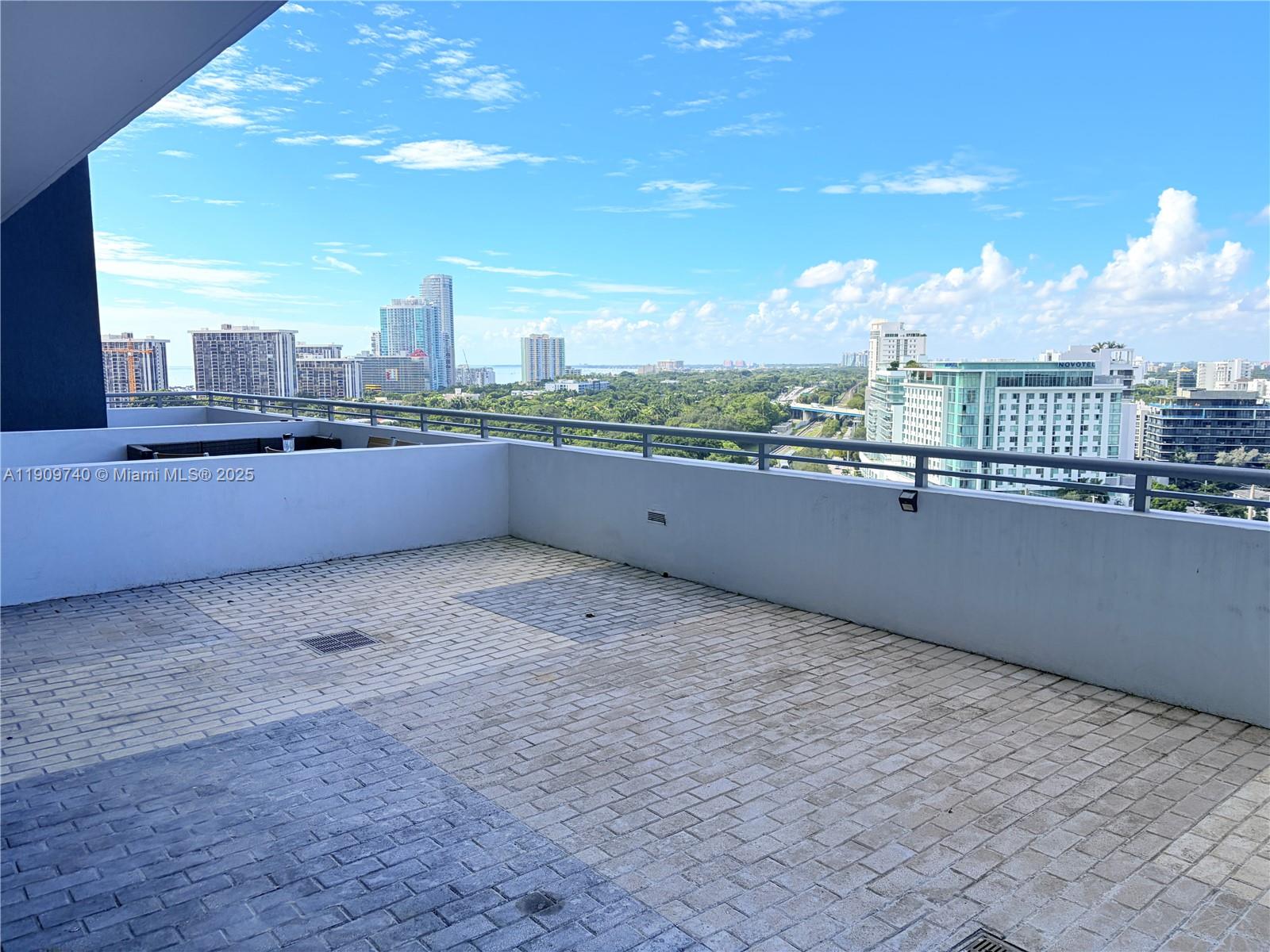 Infinity At Brickell Cond