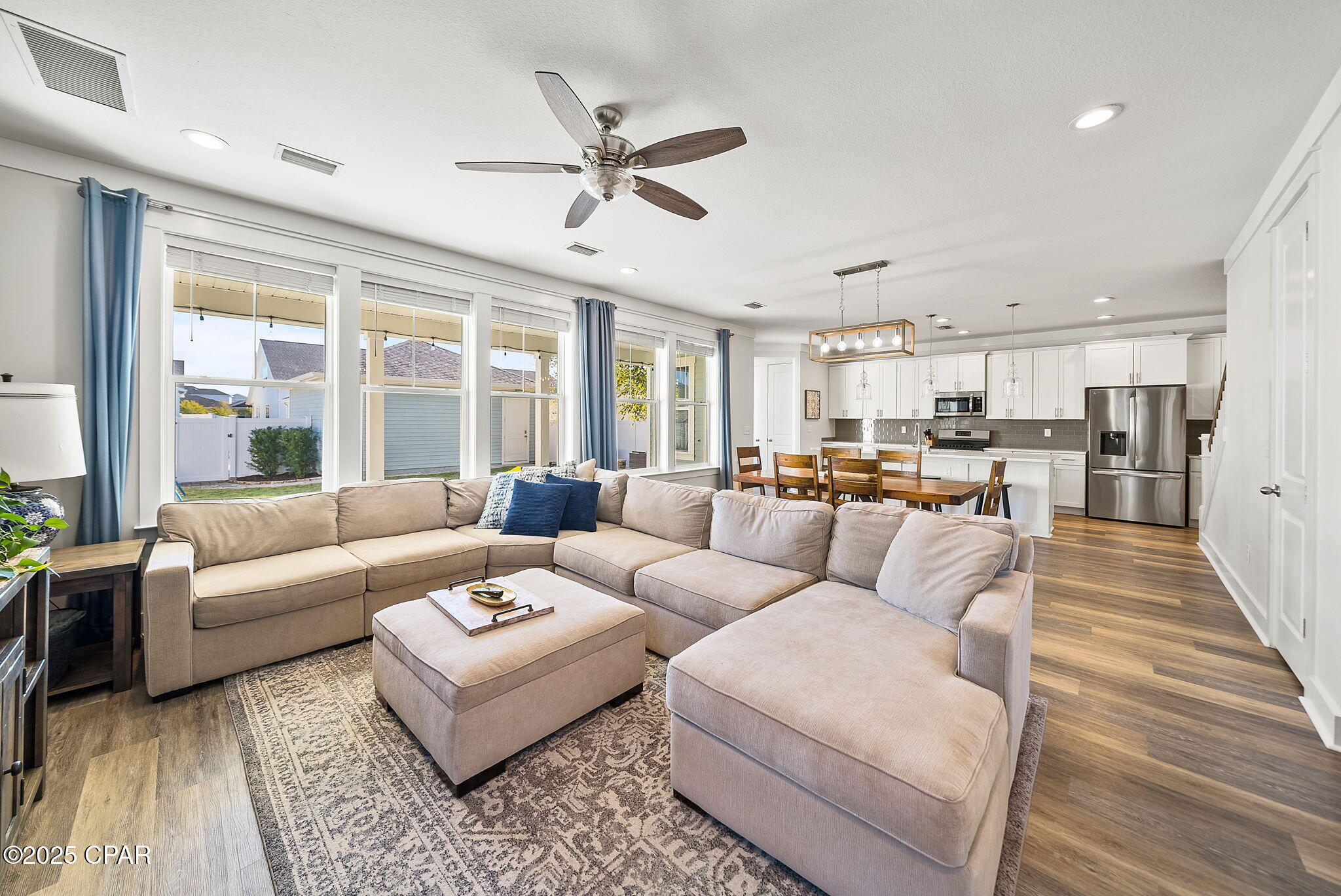 Listing photo id 11 for 1604 Discovery Loop