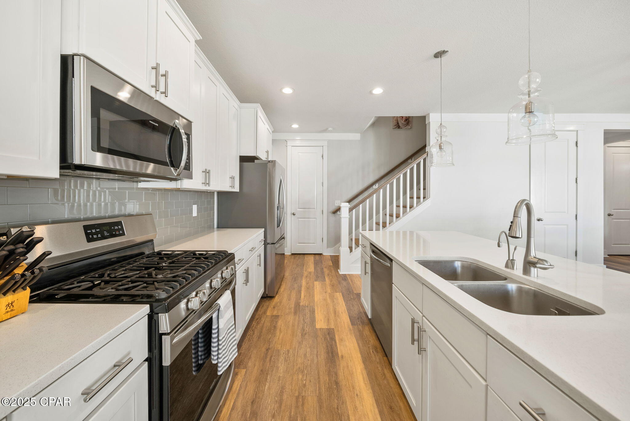 Listing photo id 16 for 1604 Discovery Loop