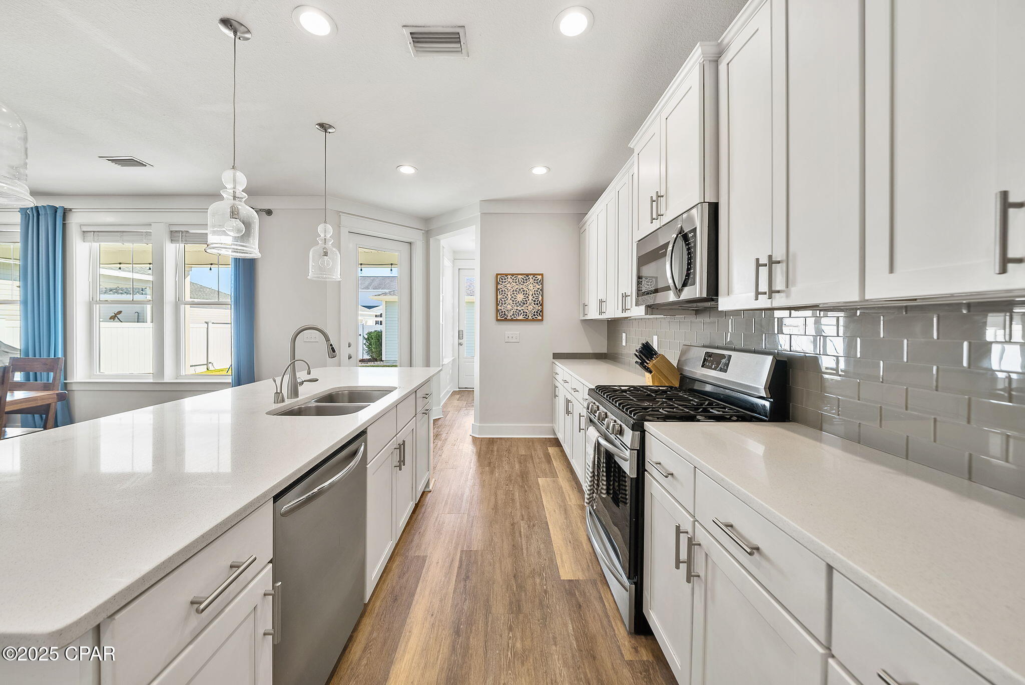 Listing photo id 23 for 1604 Discovery Loop