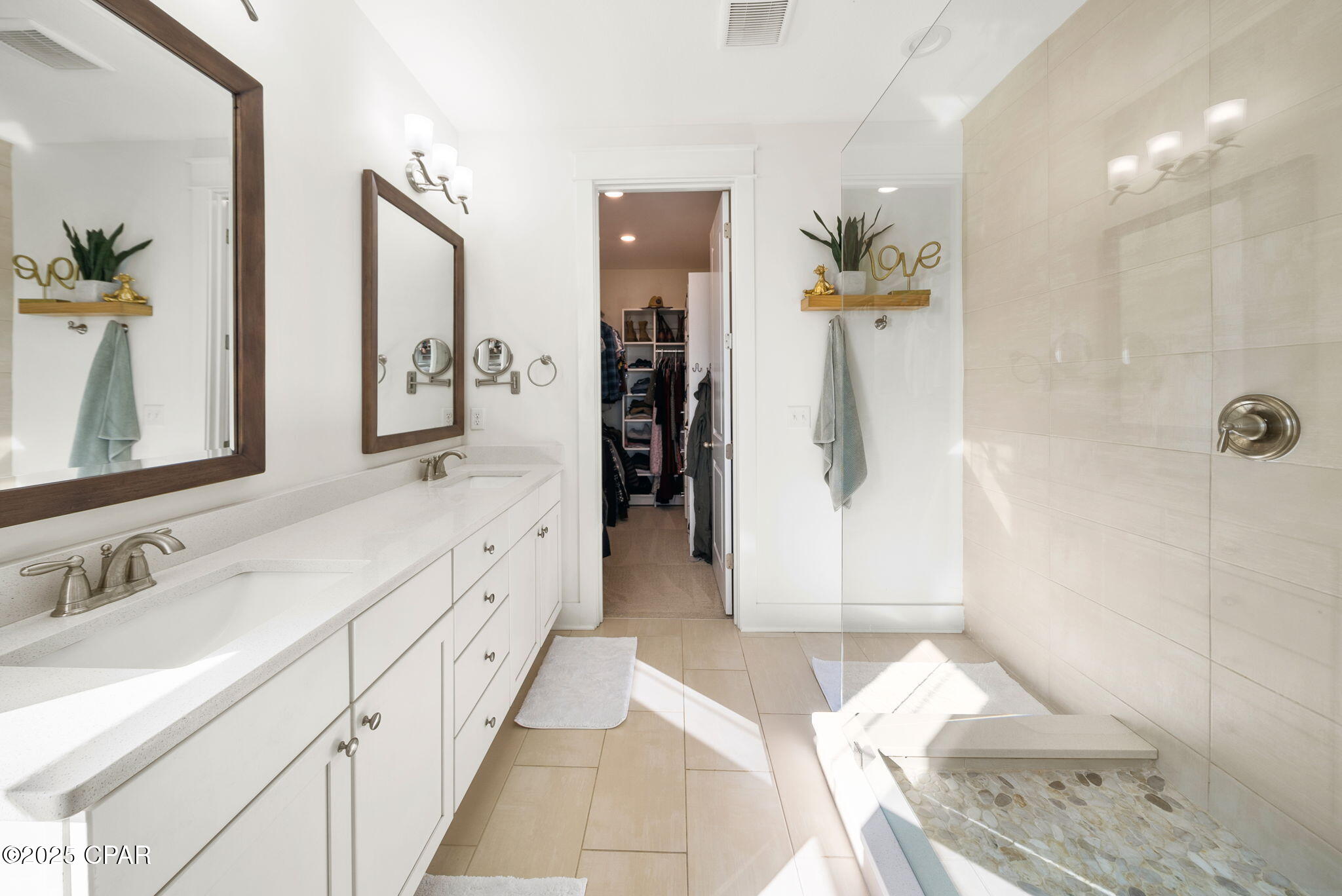 Listing photo id 28 for 1604 Discovery Loop