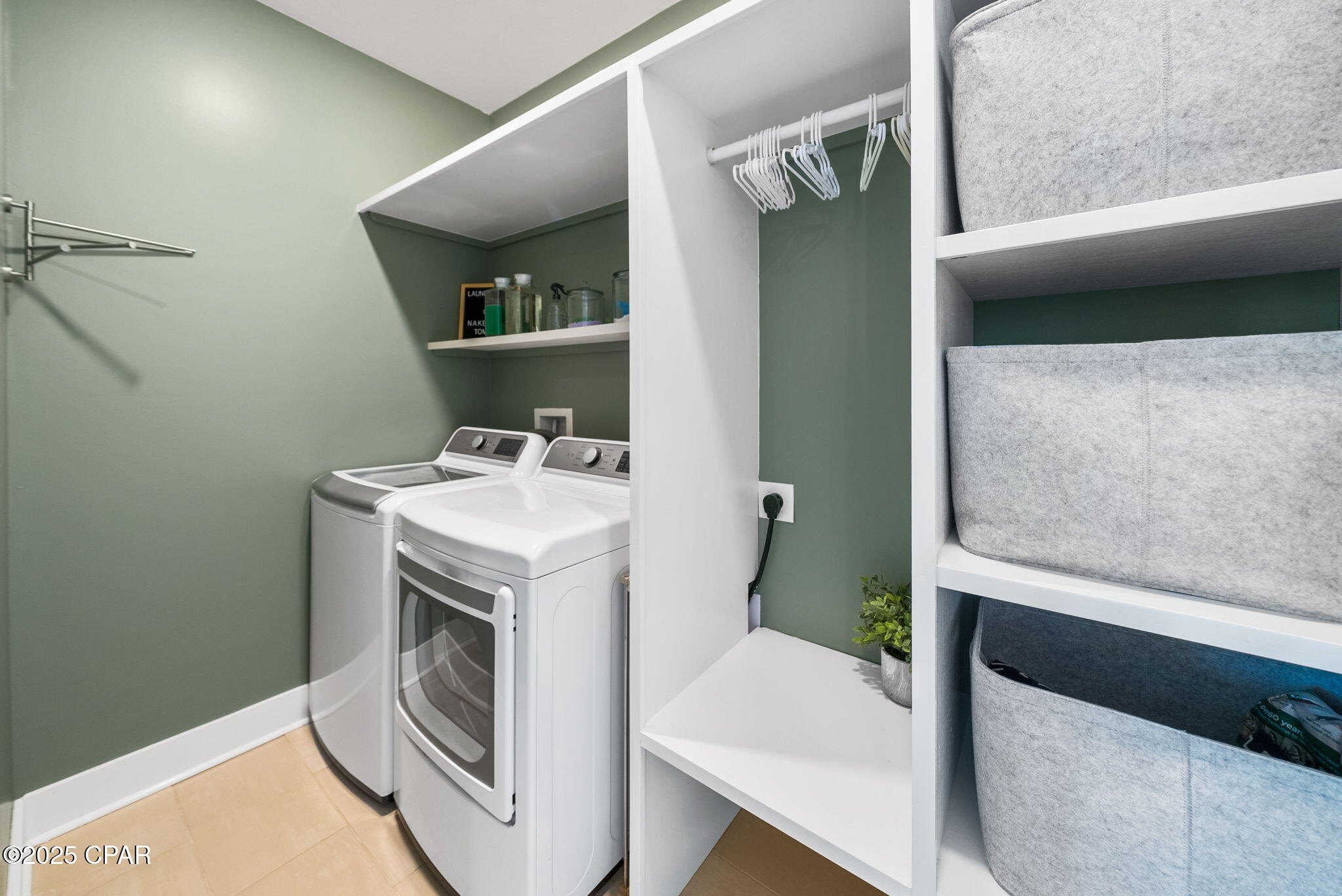 Listing photo id 42 for 1604 Discovery Loop