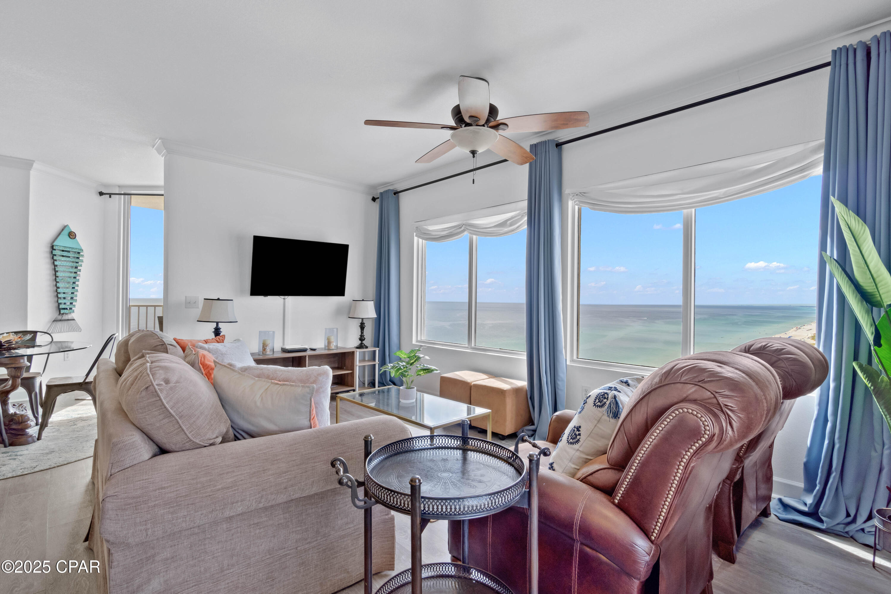 Image 11 For 16819 Front Beach  1900