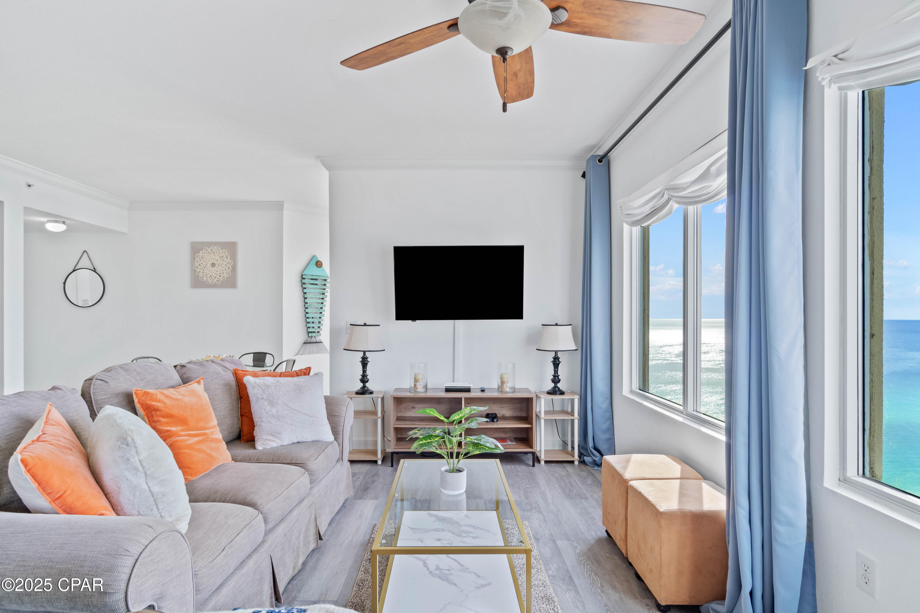 Image 12 For 16819 Front Beach  1900